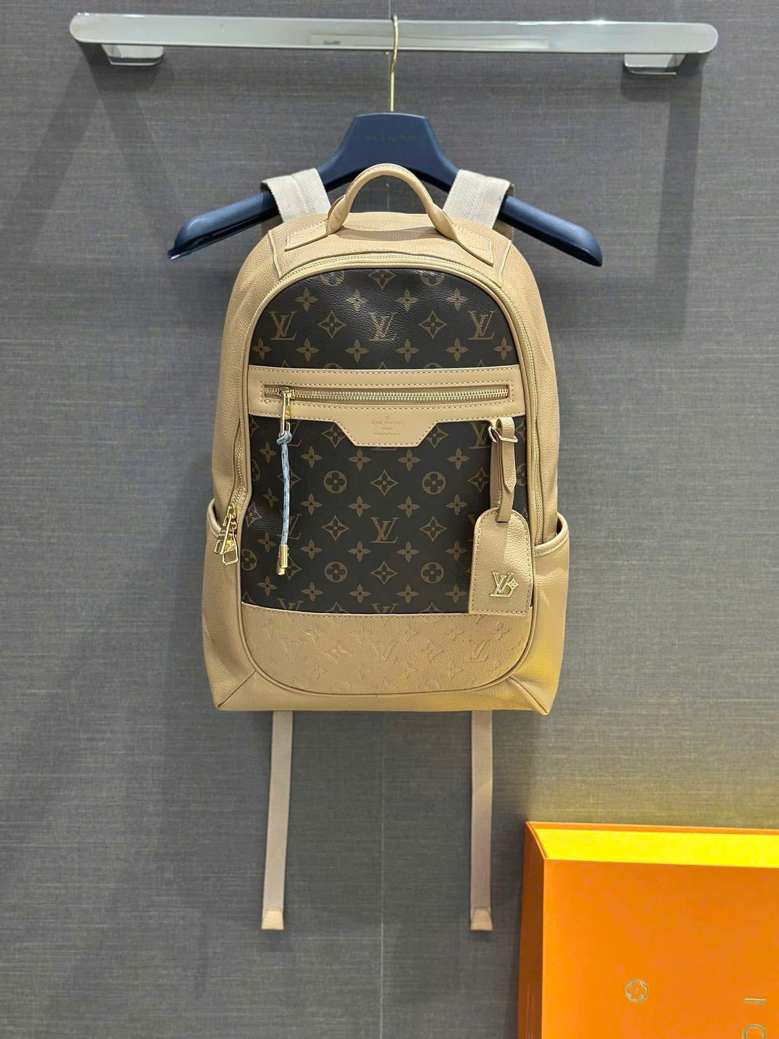 Balo Louis Vuitton LV Outdoor Backpack Nâu Be phối da lộn Like Auth PLD