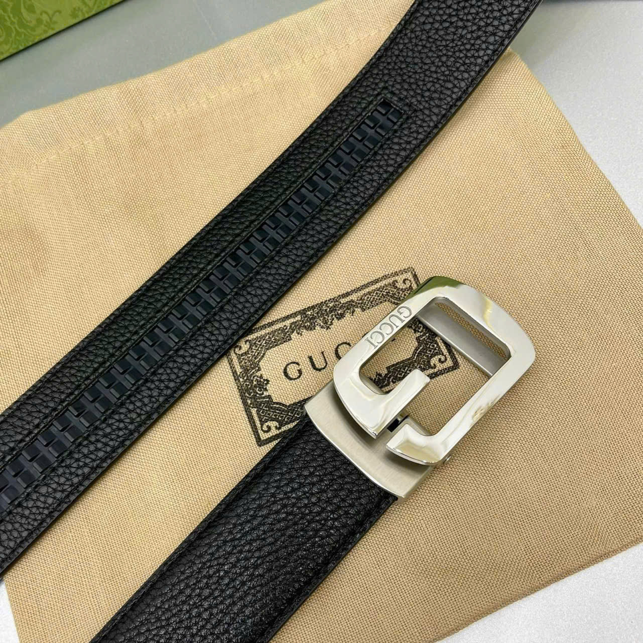 Thắt lưng dây nịt Gucci GC mặt khóa chữ G bạc dây Đen Sần Like AUth 85-110 DDT