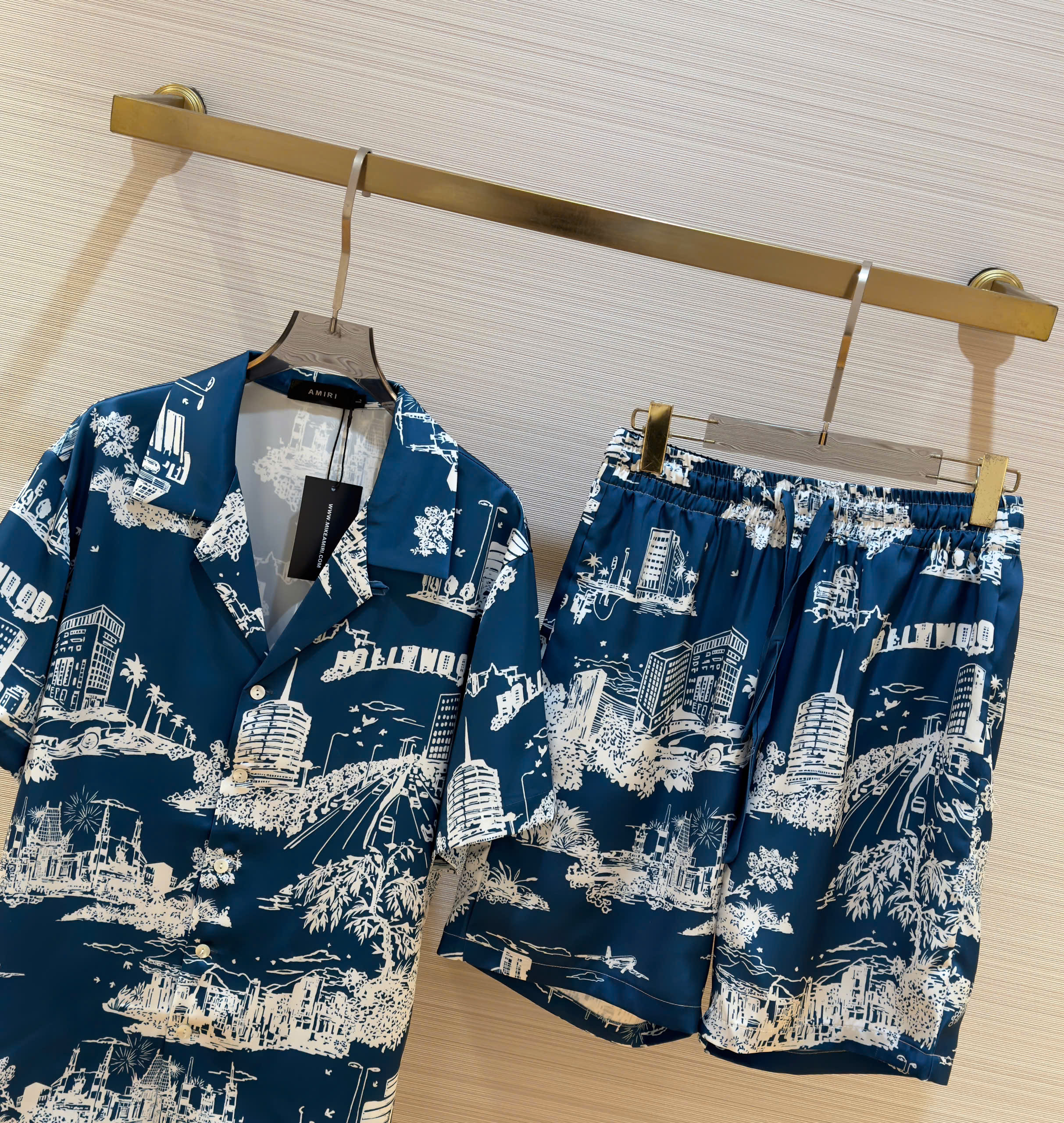 Bộ, Set lụa Amiri Xanh dương họa tiết tòa nhà Trắng Like Auth on web DDT