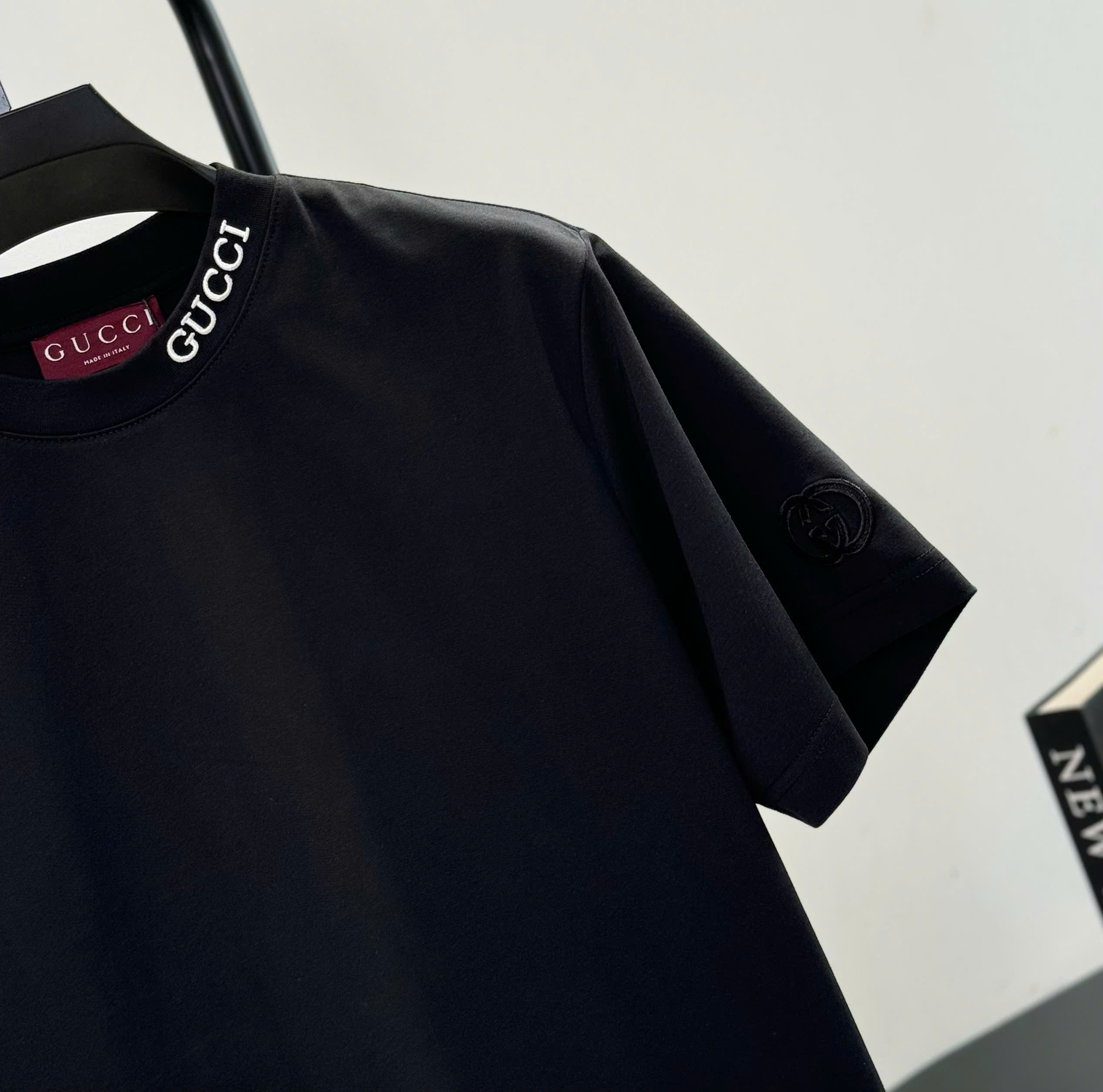 Áo phông T shirt Gucci GC logo thêu check cổ tag tay Like Auth S-L DDT\Đen