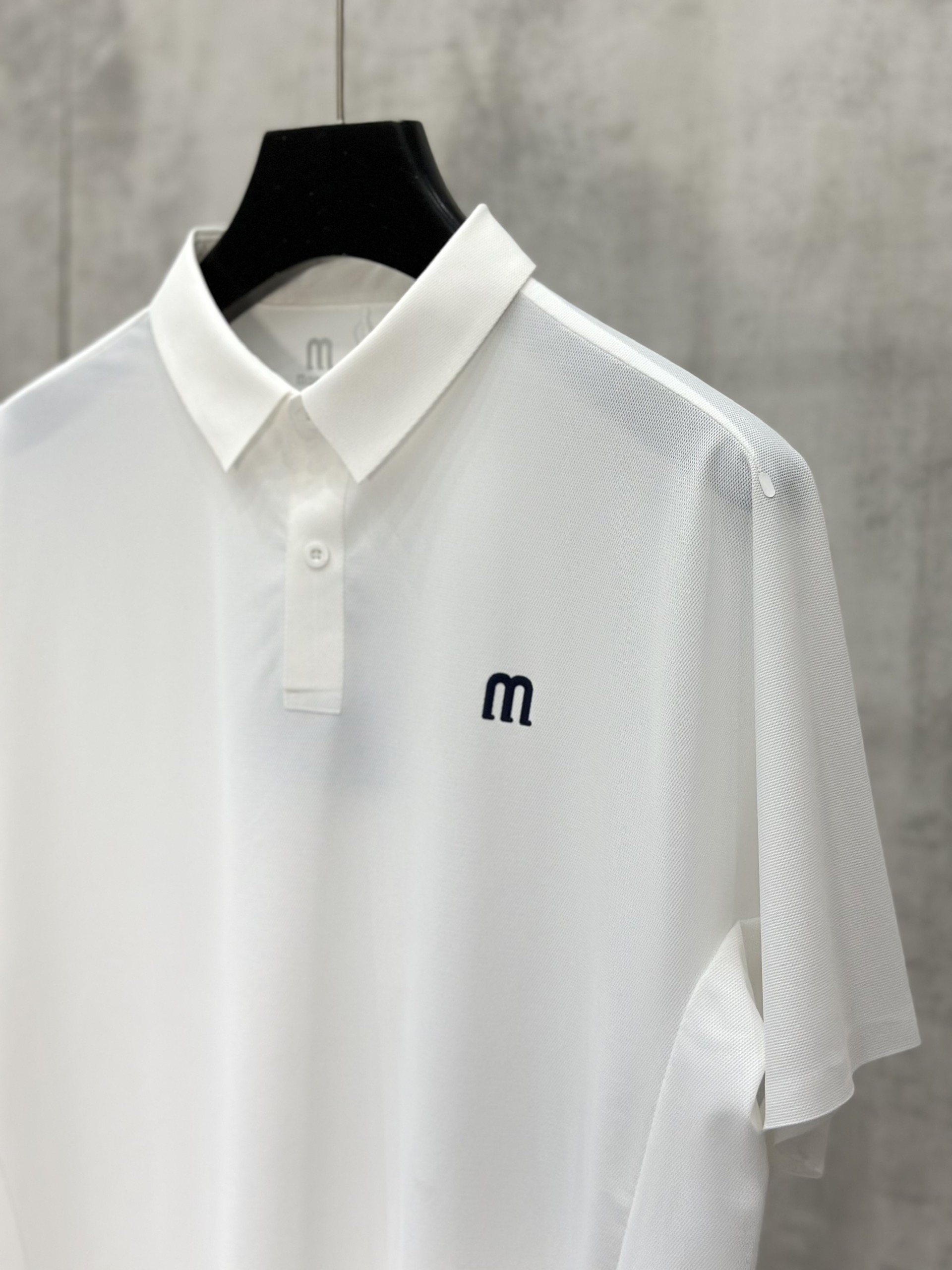 Áo polo thể thao Manseti Trắng Đen logo thêu ngực Like Auth S-XL VTN