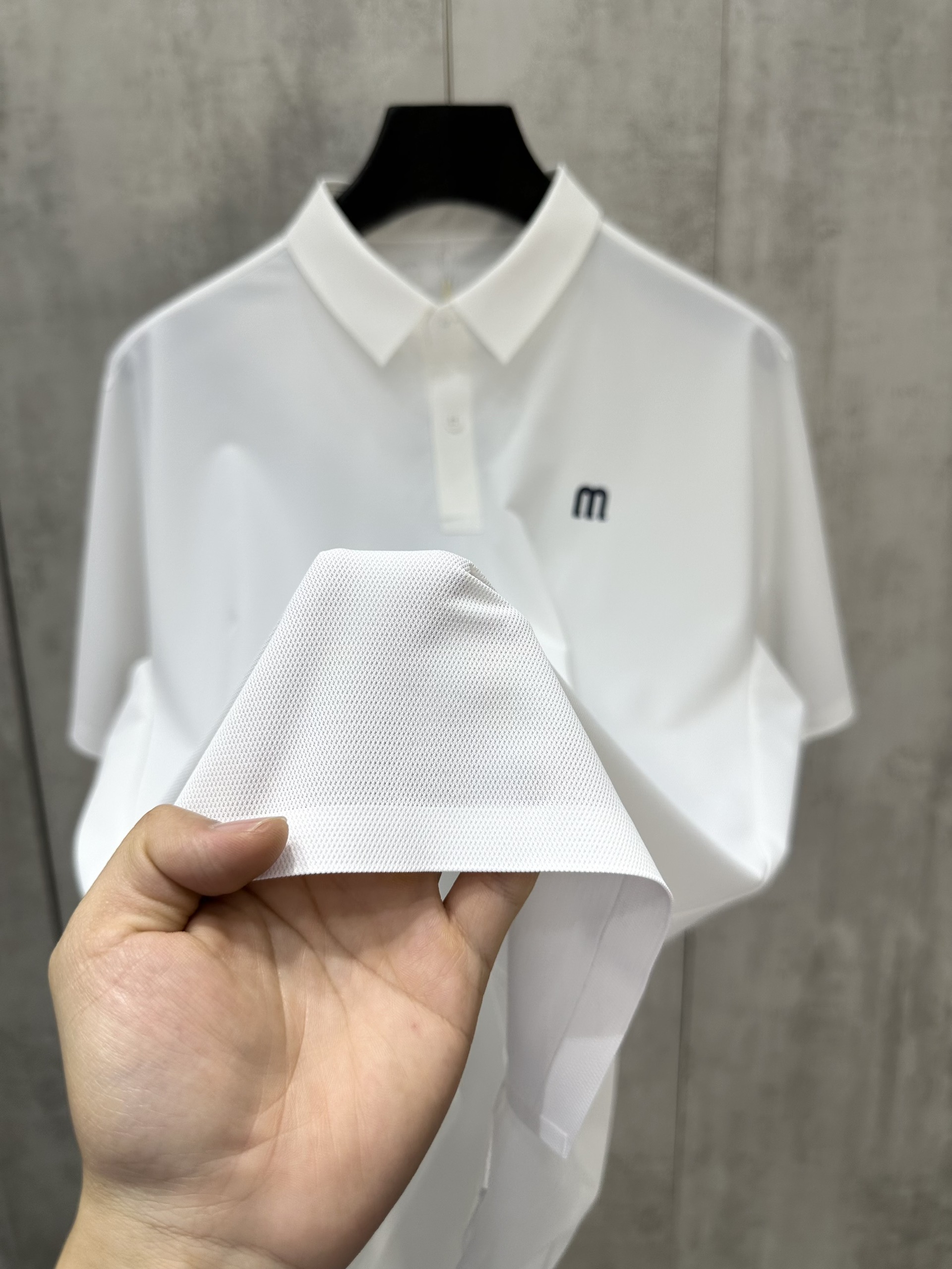 Áo polo thể thao Manseti Trắng Đen logo thêu ngực Like Auth S-XL VTN