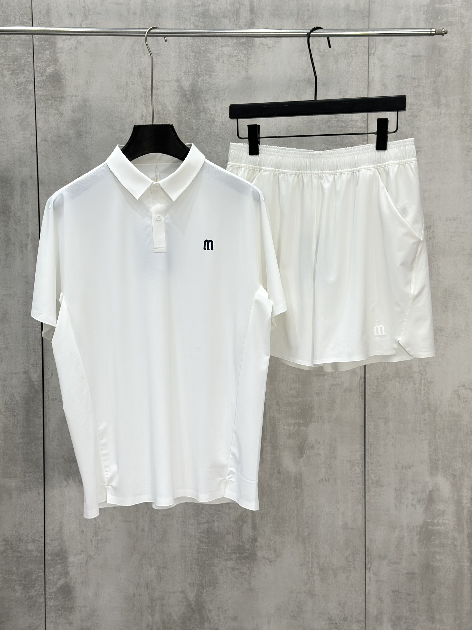 Áo polo thể thao Manseti Trắng Đen logo thêu ngực Like Auth S-XL VTN