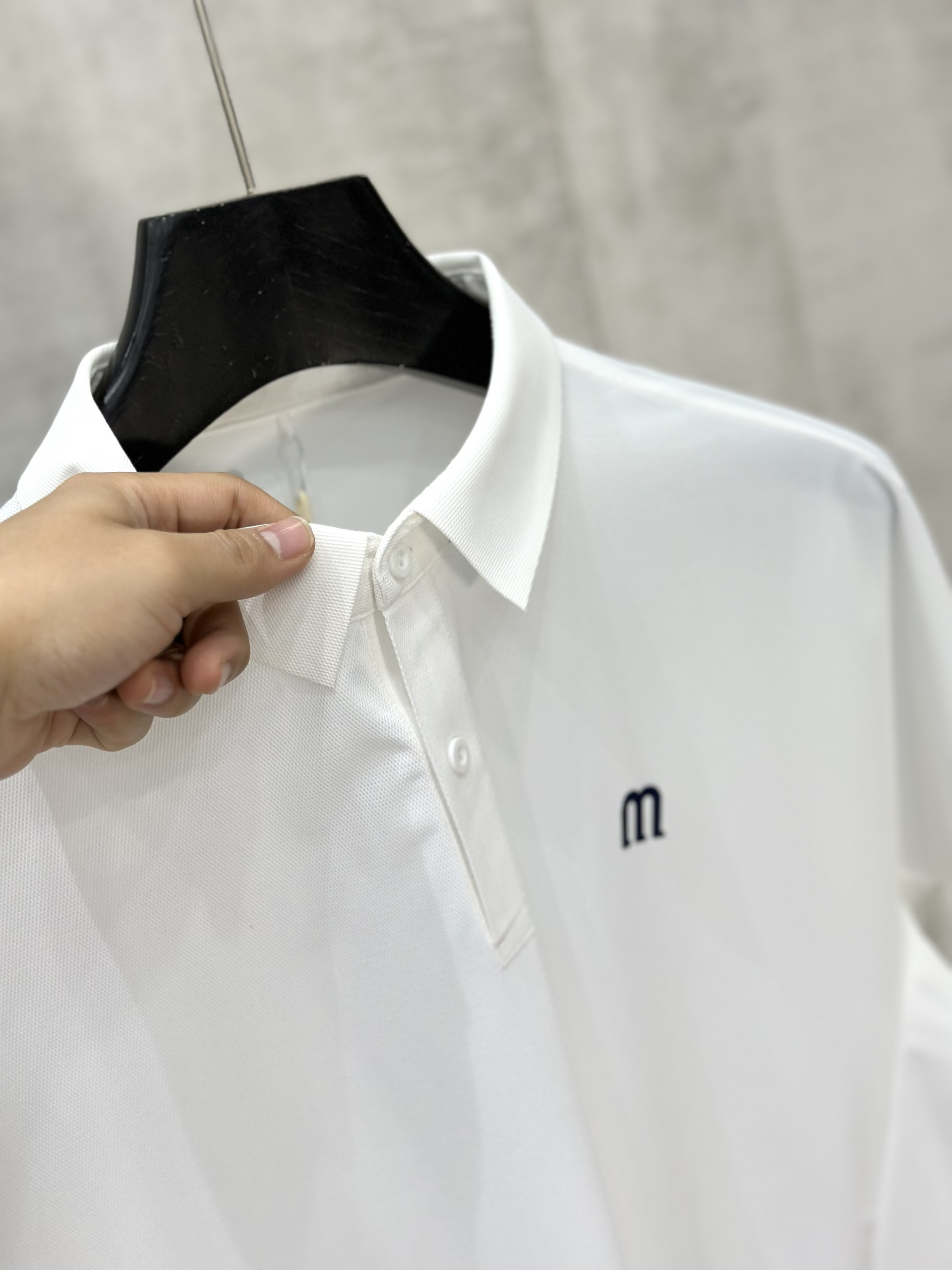 Áo polo thể thao Manseti Trắng Đen logo thêu ngực Like Auth S-XL VTN