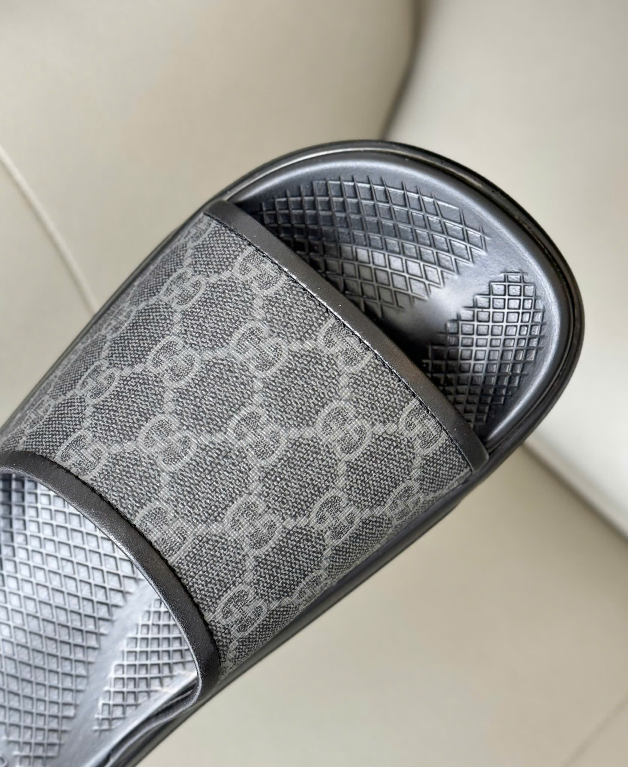 Dép lê Gucci GC Slide GG Supreme Đen logo Xám Like Auth 38-43 DDT