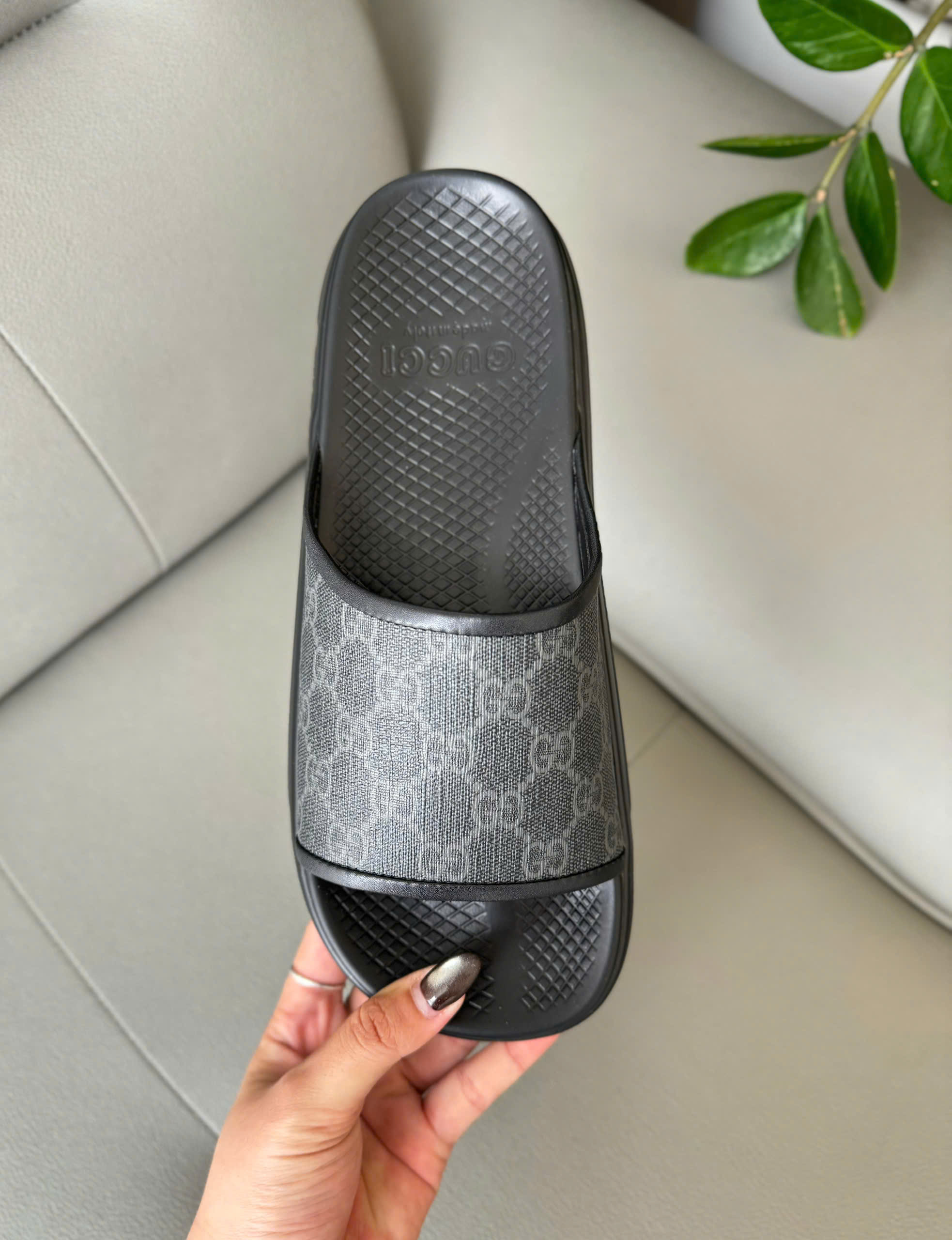 Dép lê Gucci GC Slide GG Supreme Đen logo Xám Like Auth 38-43 DDT