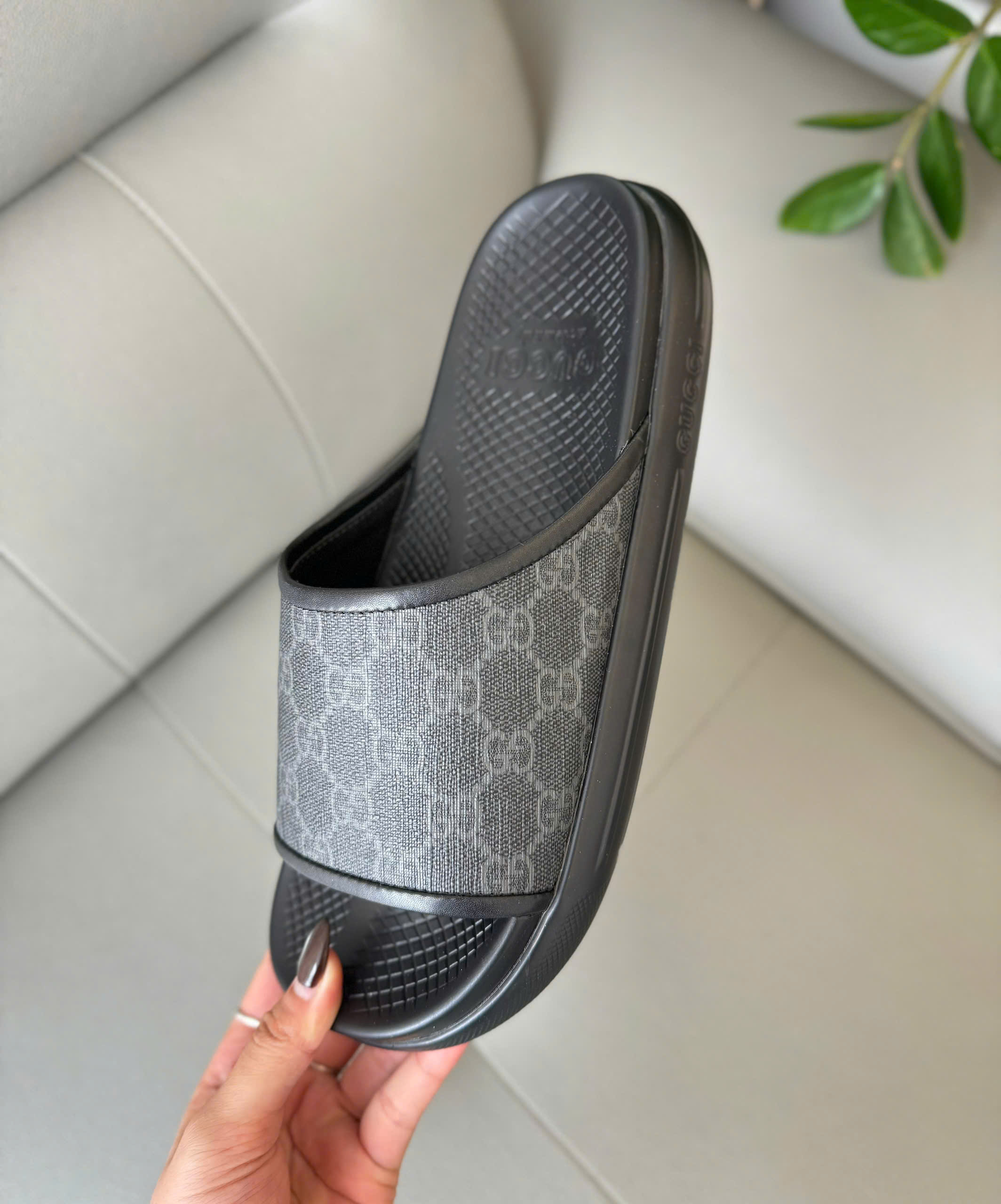 Dép lê Gucci GC Slide GG Supreme Đen logo Xám Like Auth 38-43 DDT