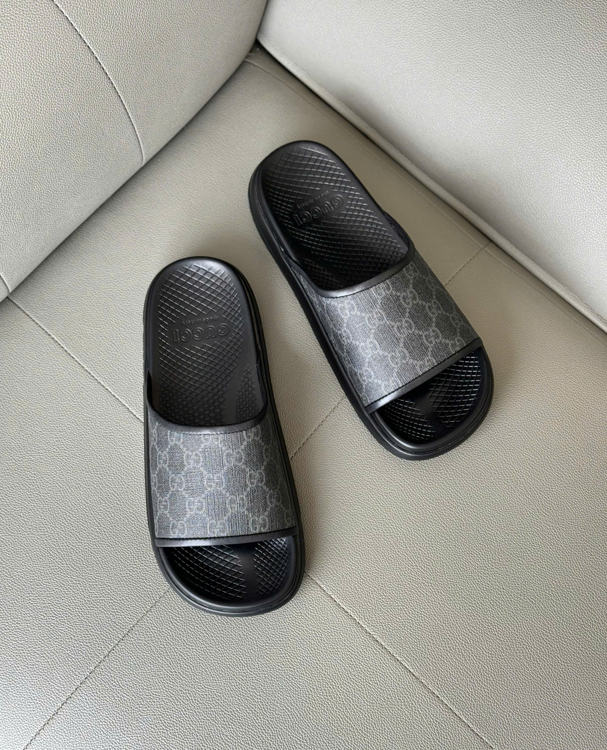Dép lê Gucci GC Slide GG Supreme Đen logo Xám Like Auth 38-43 DDT