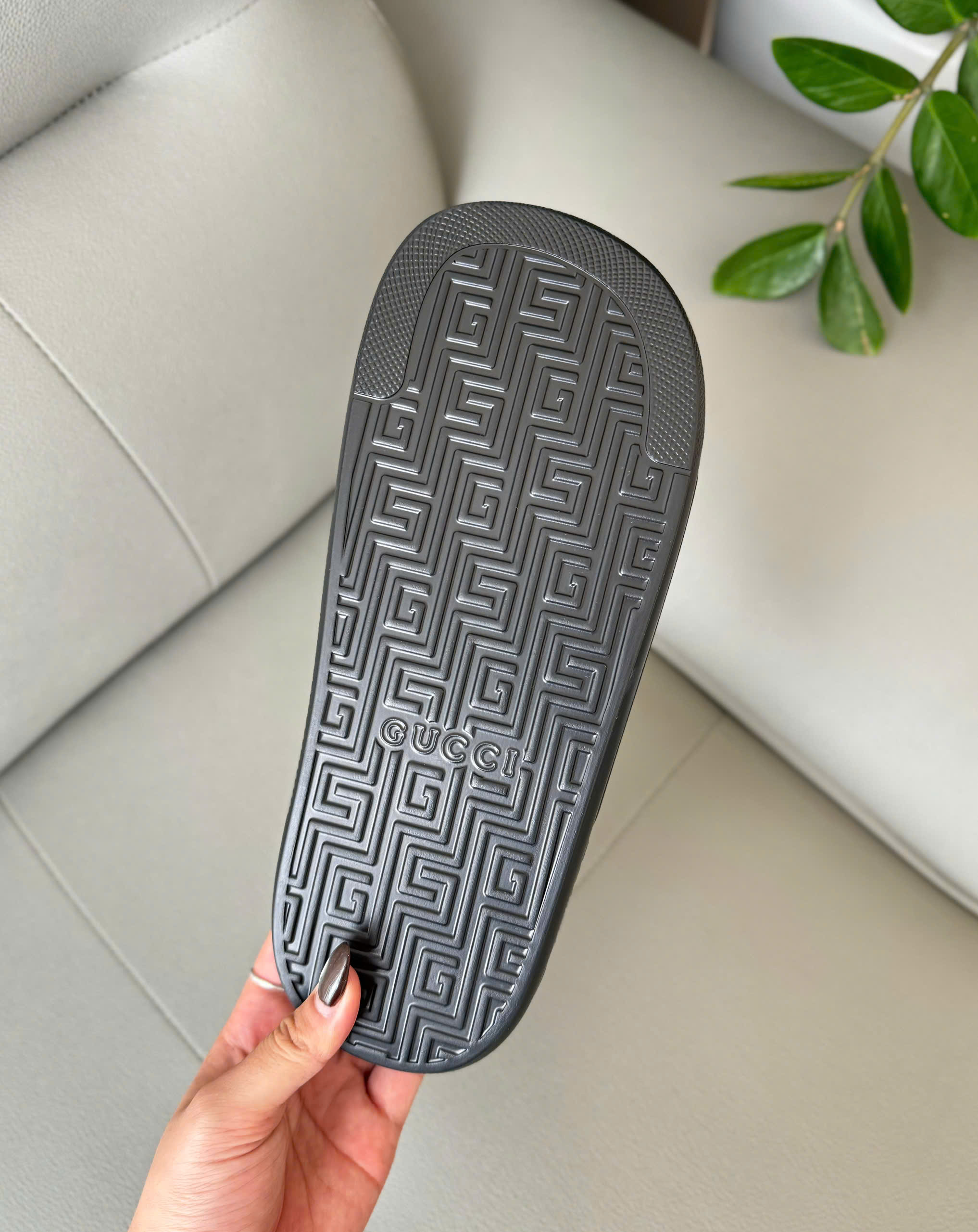 Dép lê Gucci GC Slide GG Supreme Đen logo Xám Like Auth 38-43 DDT