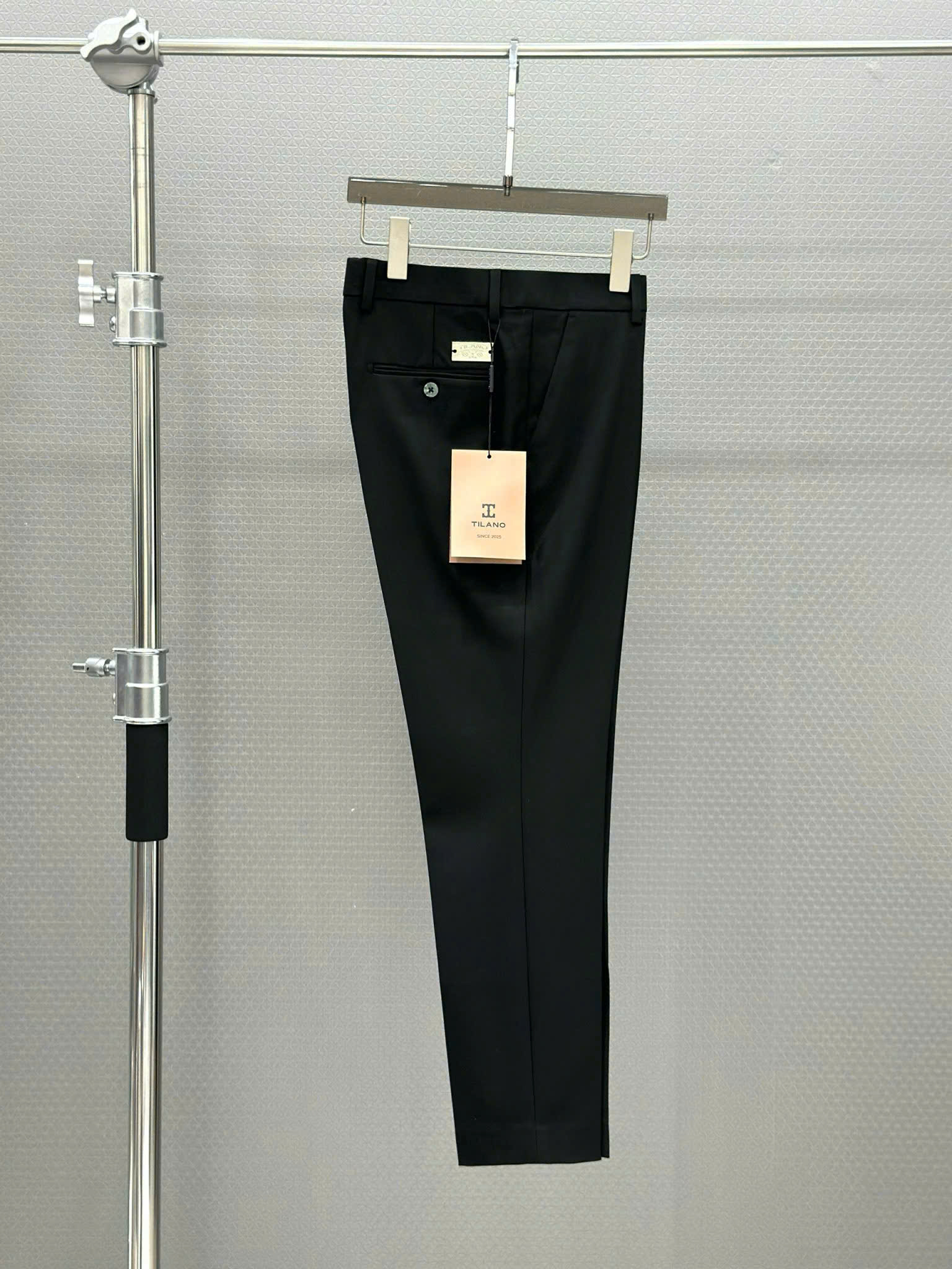 Quần tây âu Tilano logo bạc tag vuông túi sau Like Auth 29-35 VTN