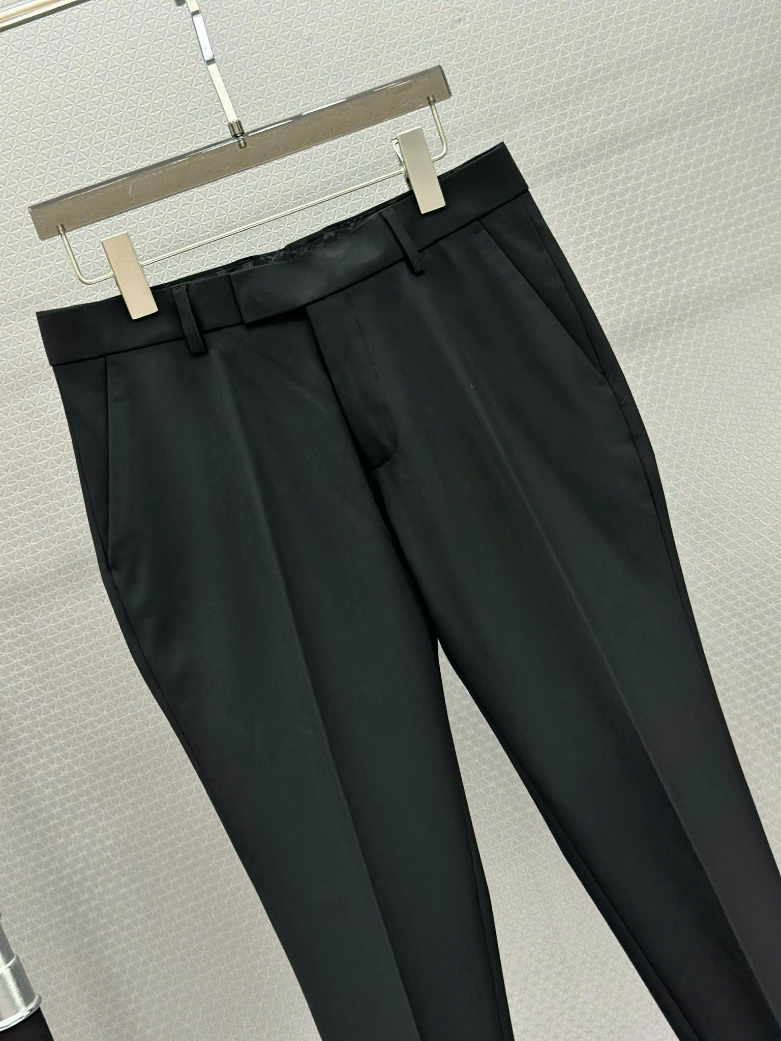 Quần tây âu Tilano logo bạc tag vuông túi sau Like Auth 29-35 VTN