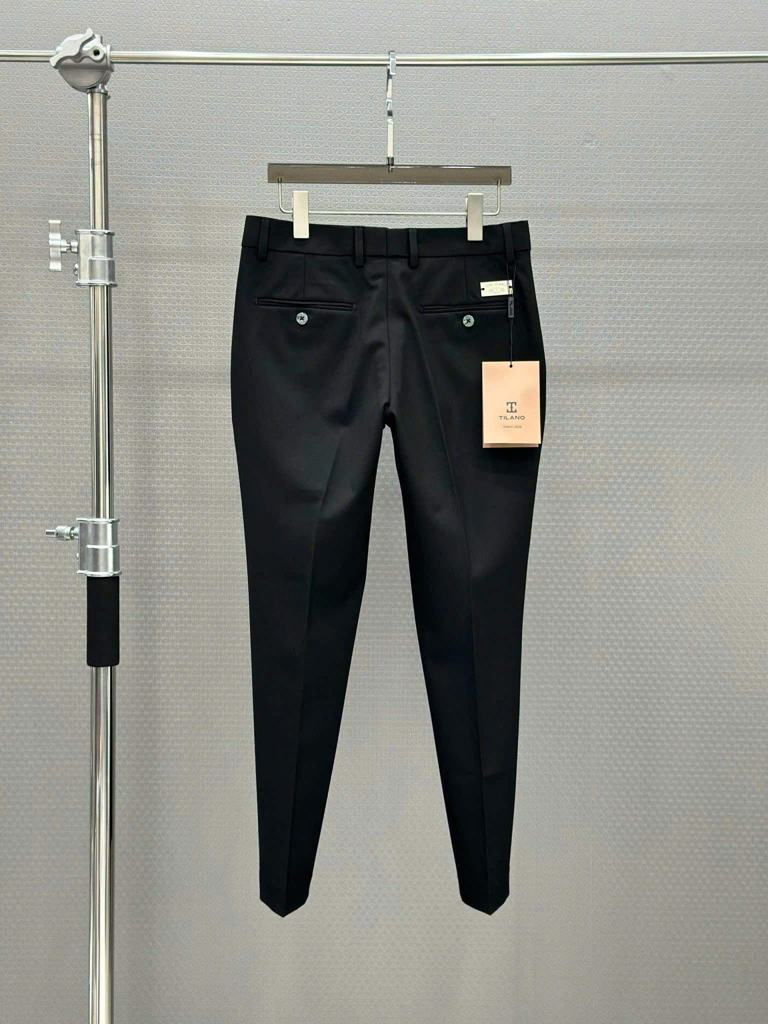 Quần tây âu Tilano logo bạc tag vuông túi sau Like Auth 29-35 VTN