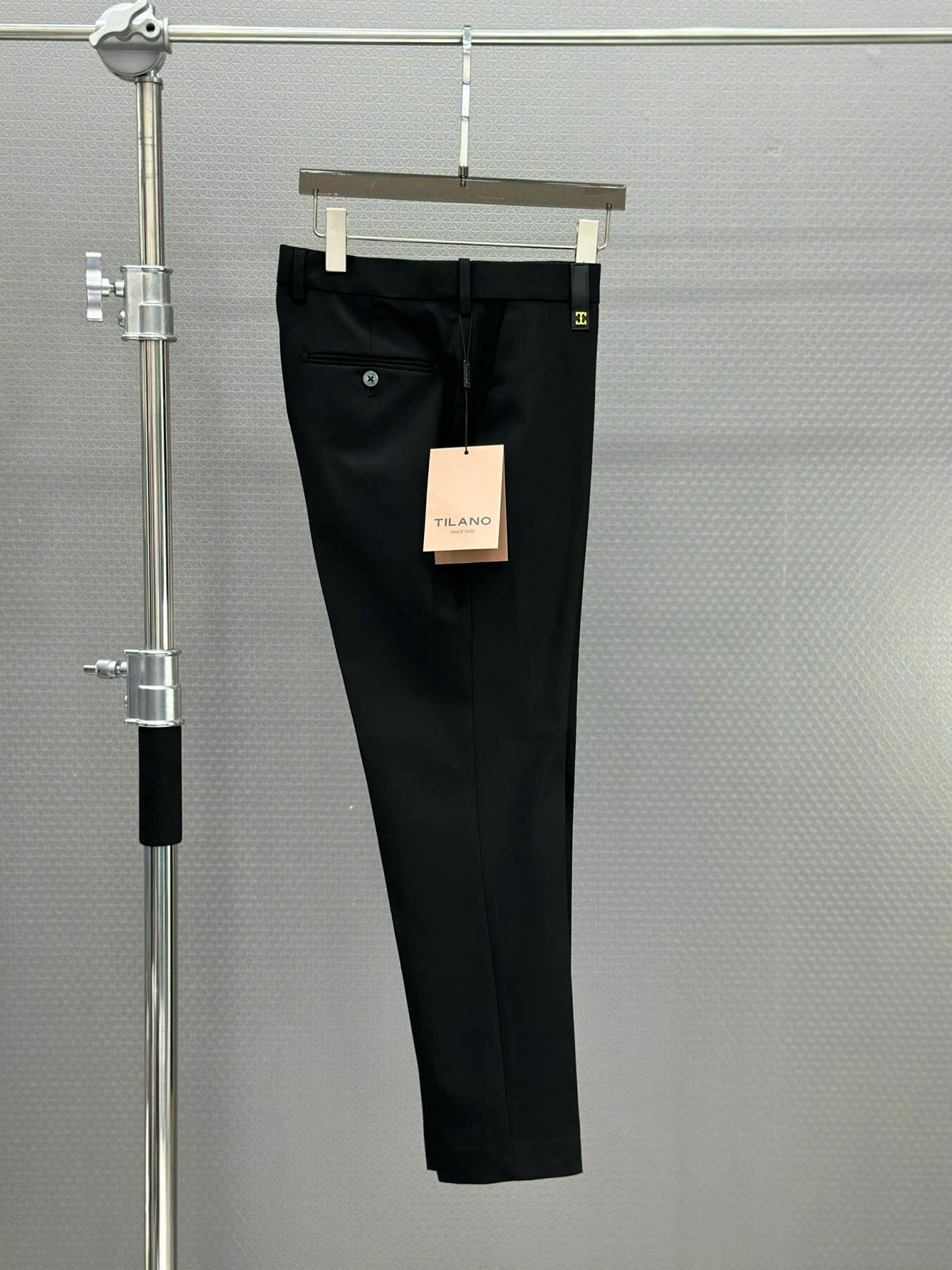 Quần tây âu Tilano logo chữ T da tag cạp Like Auth 29-35 VTN