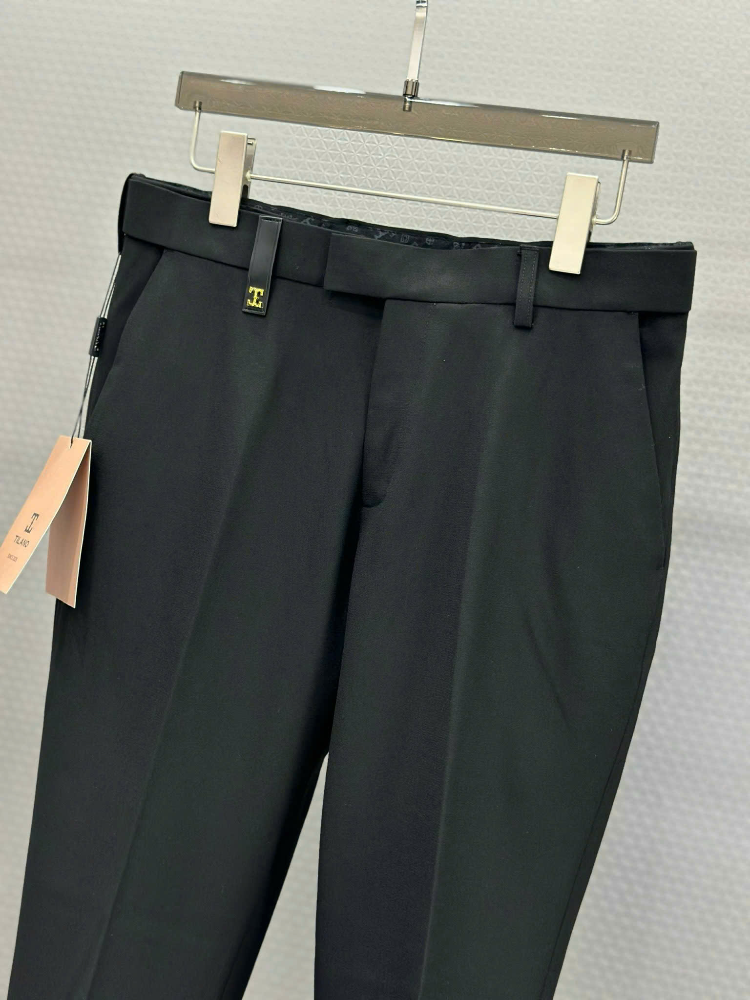 Quần tây âu Tilano logo chữ T da tag cạp Like Auth 29-35 VTN