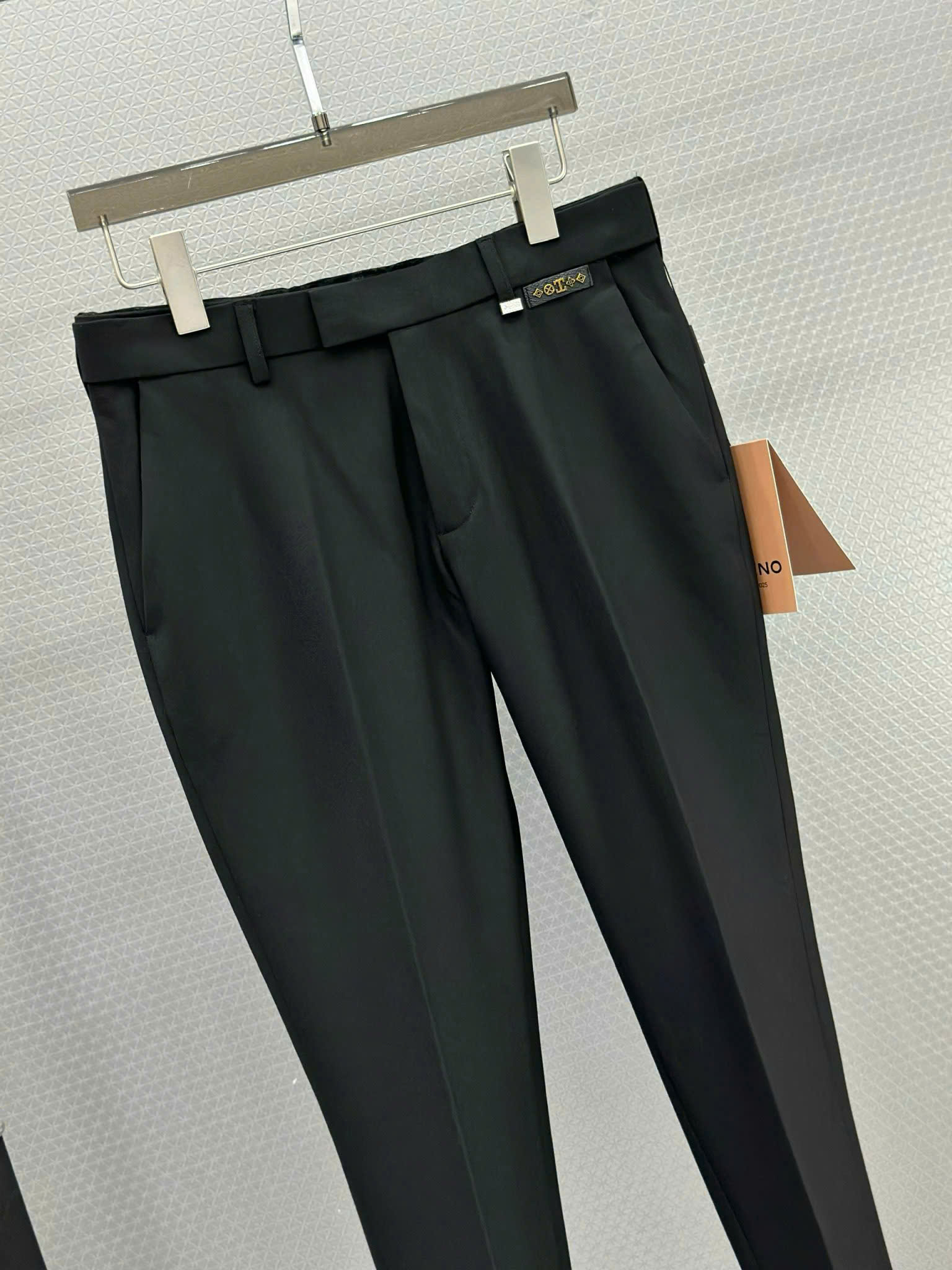 Quần tây âu Tilano logo da tag cạp Like Auth 29-35 VTN