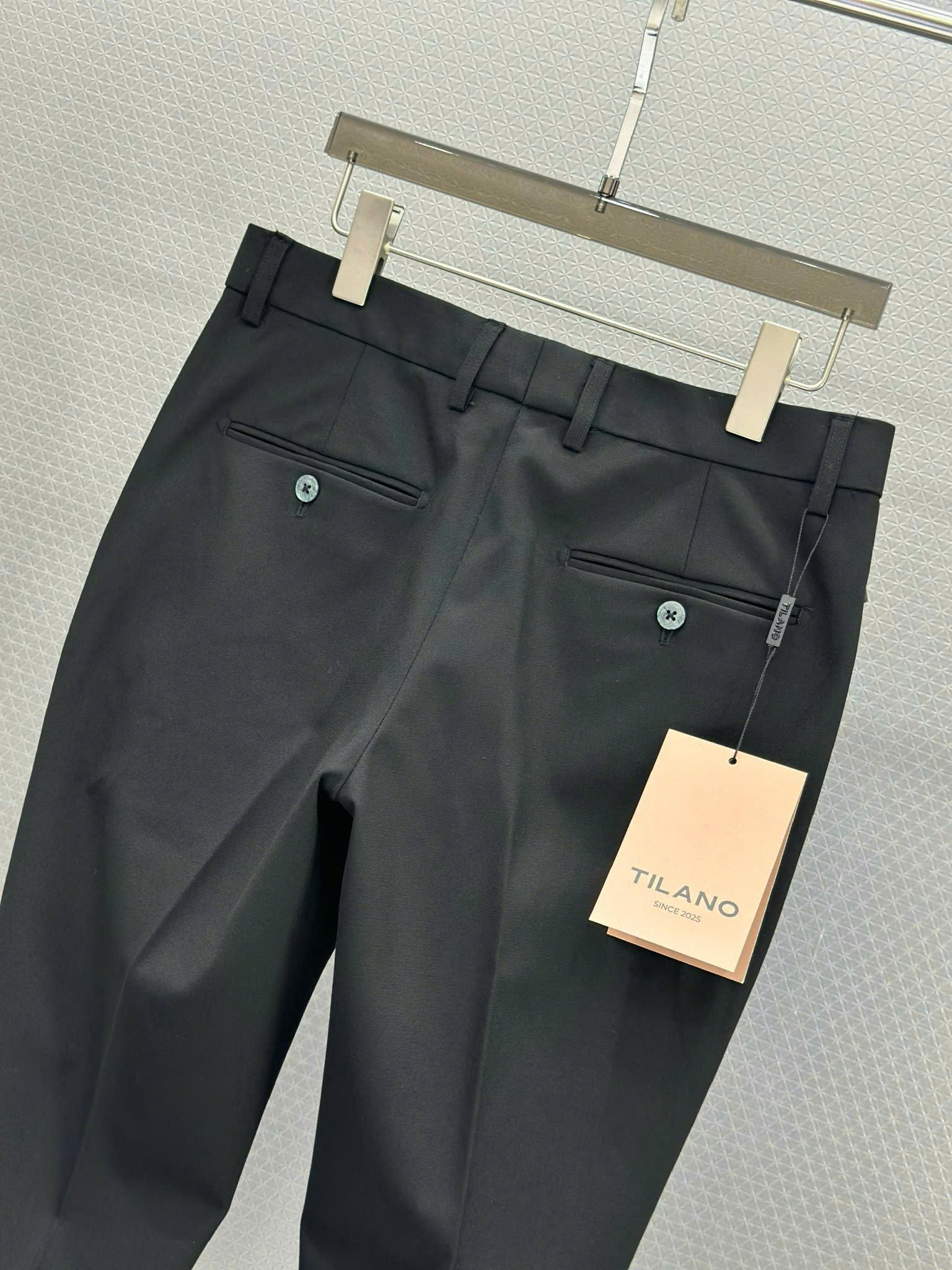 Quần tây âu Tilano logo da tag túi phải Like Auth 29-35 VTN