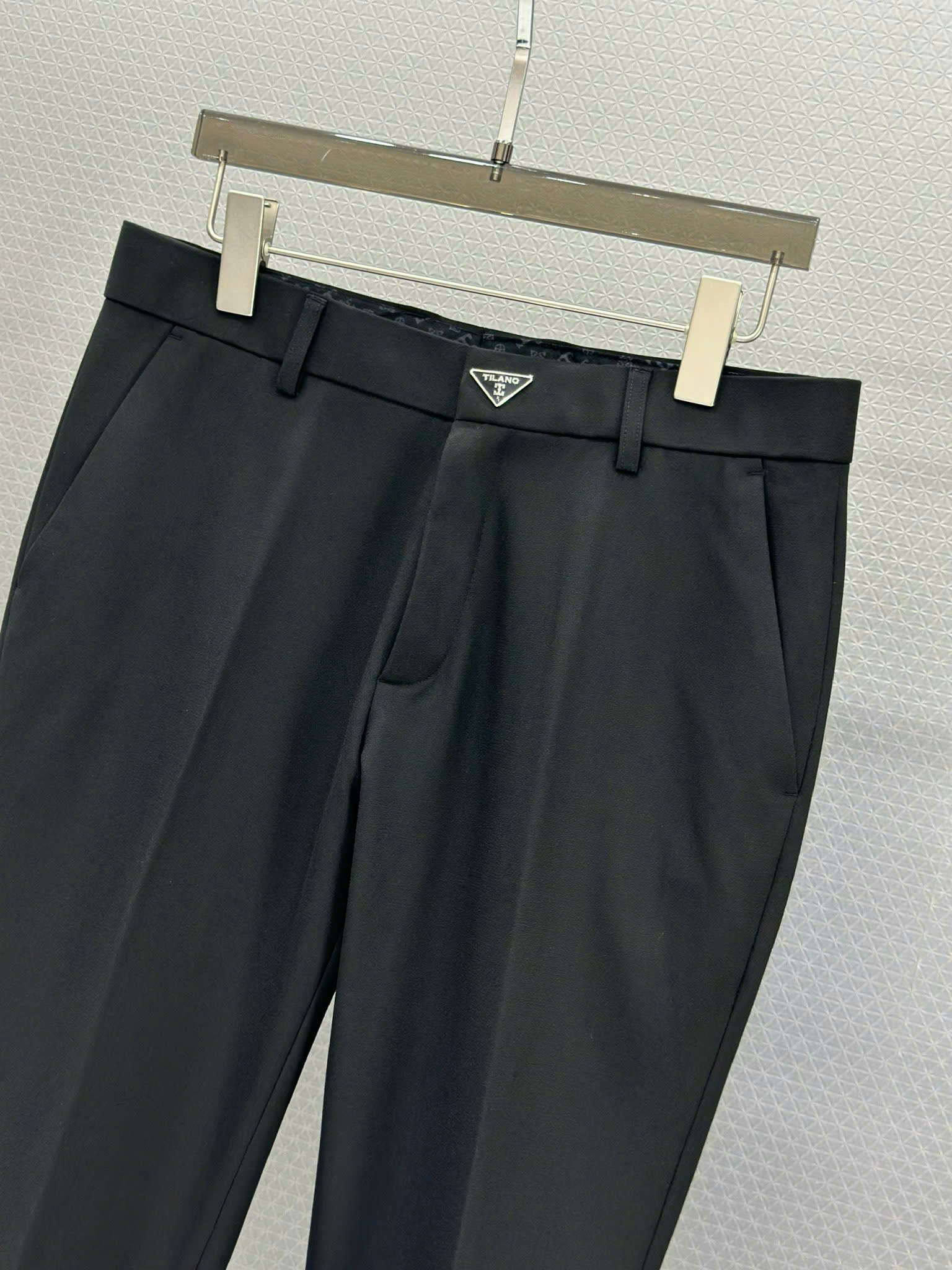 Quần tây âu Tilano logo tam giác Like Auth 29-35 VTN