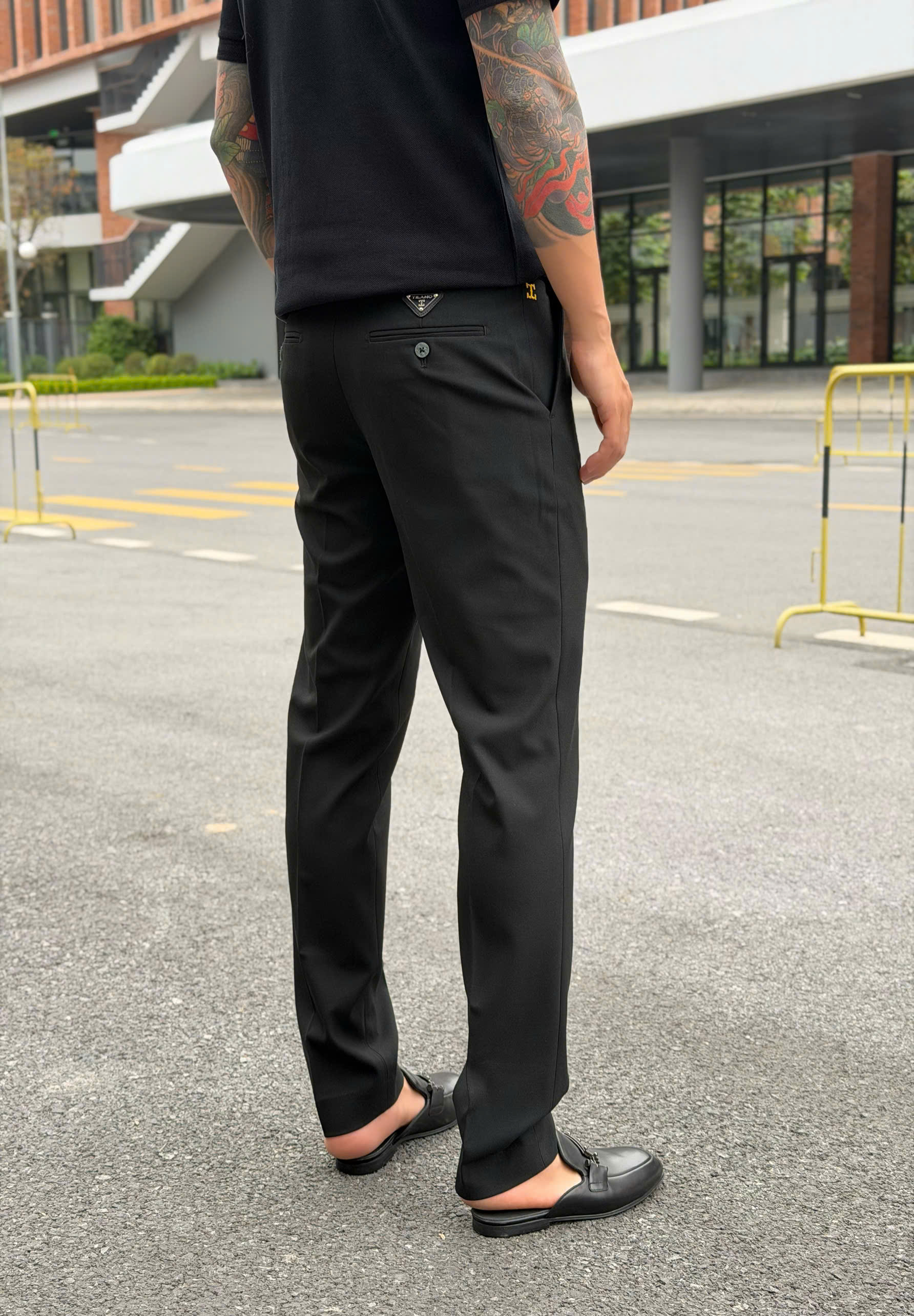 Quần tây âu Tilano logo thêu chữ T chỉ Vàng và tag tam giác túi sau Like Auth 29-35 VTN