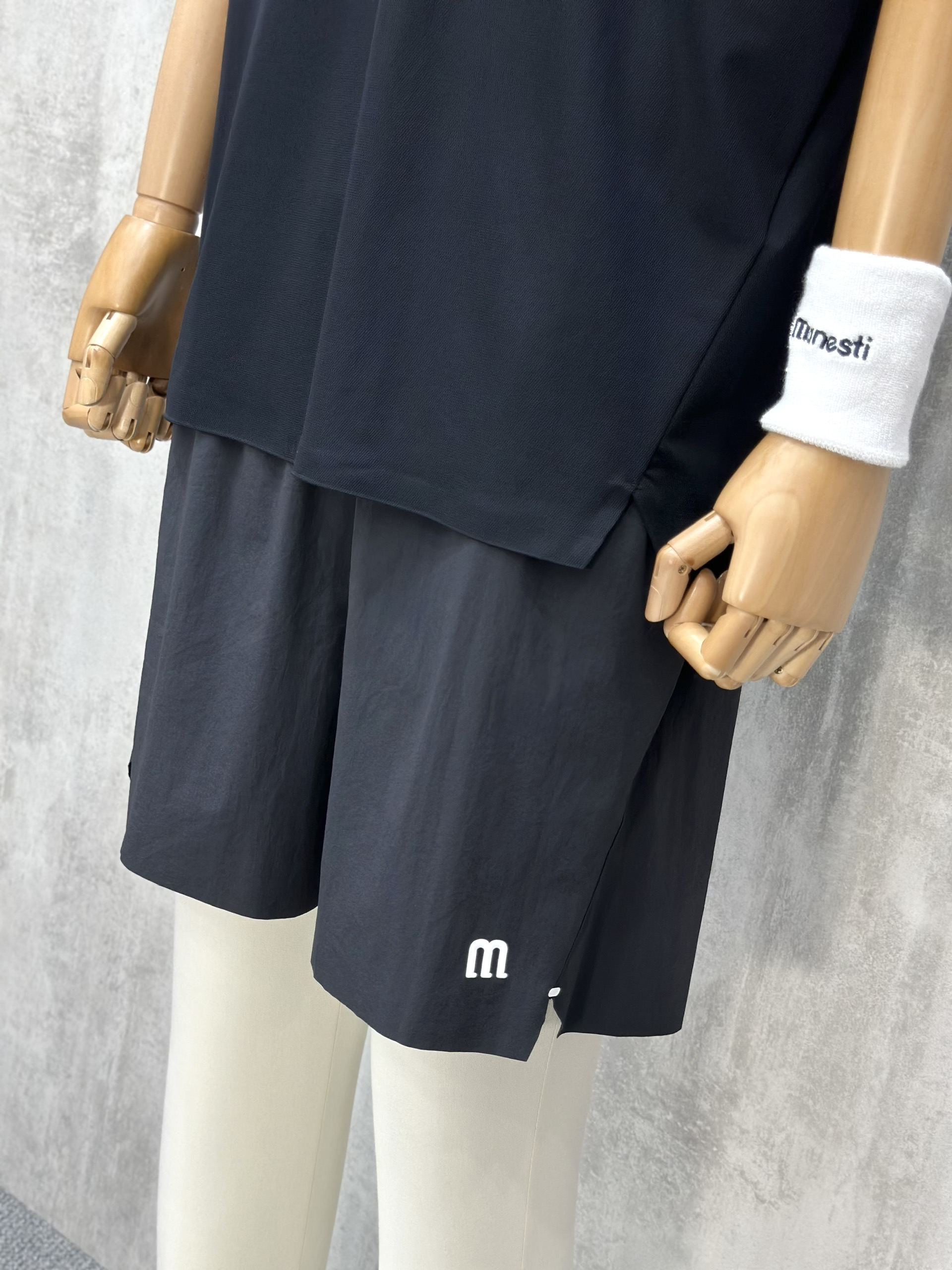 Set bộ thể thao hè Manseti Đen cổ tim Like Auth S-XL VTN