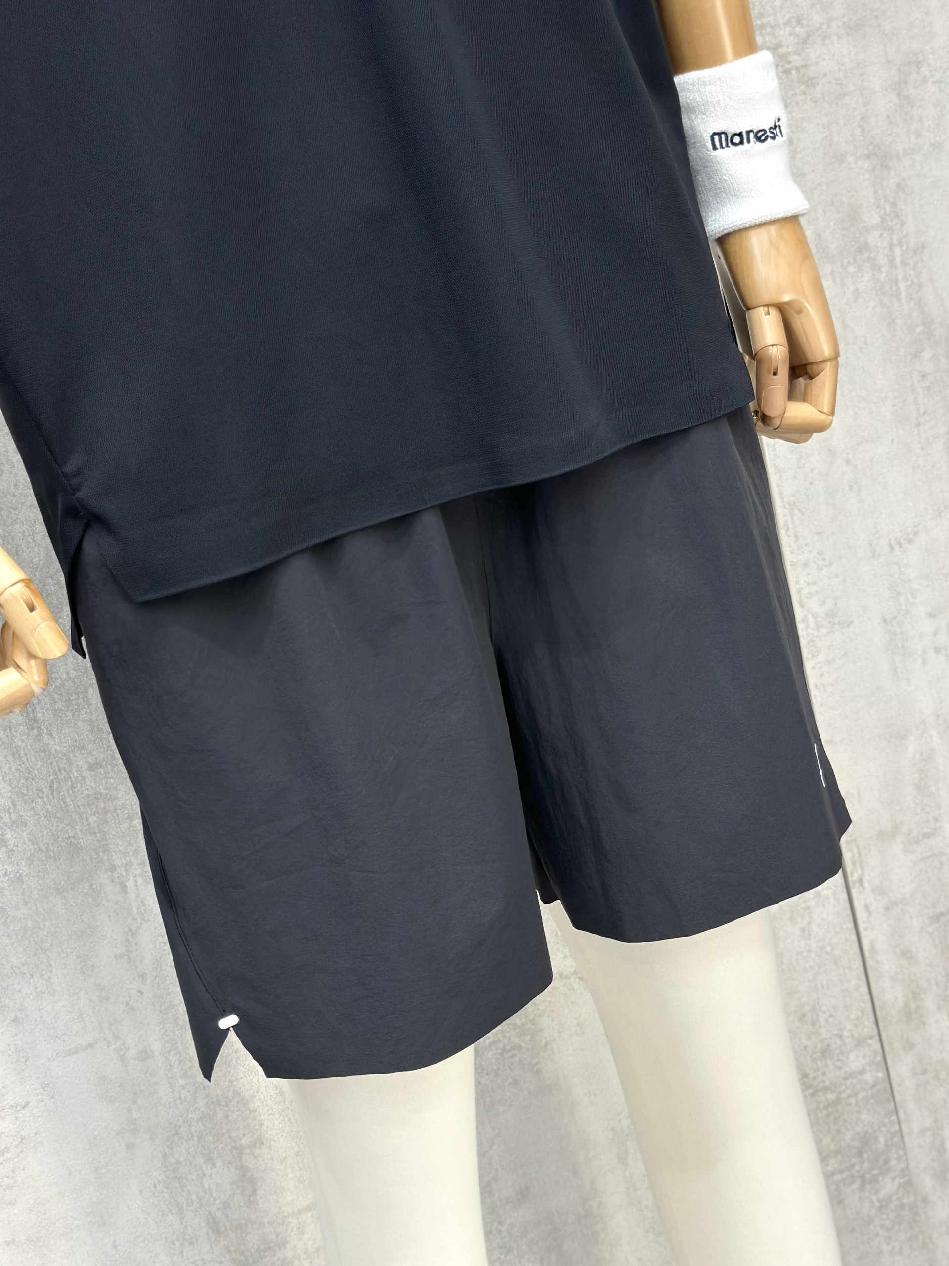 Set bộ thể thao hè Manseti Đen cổ tim Like Auth S-XL VTN