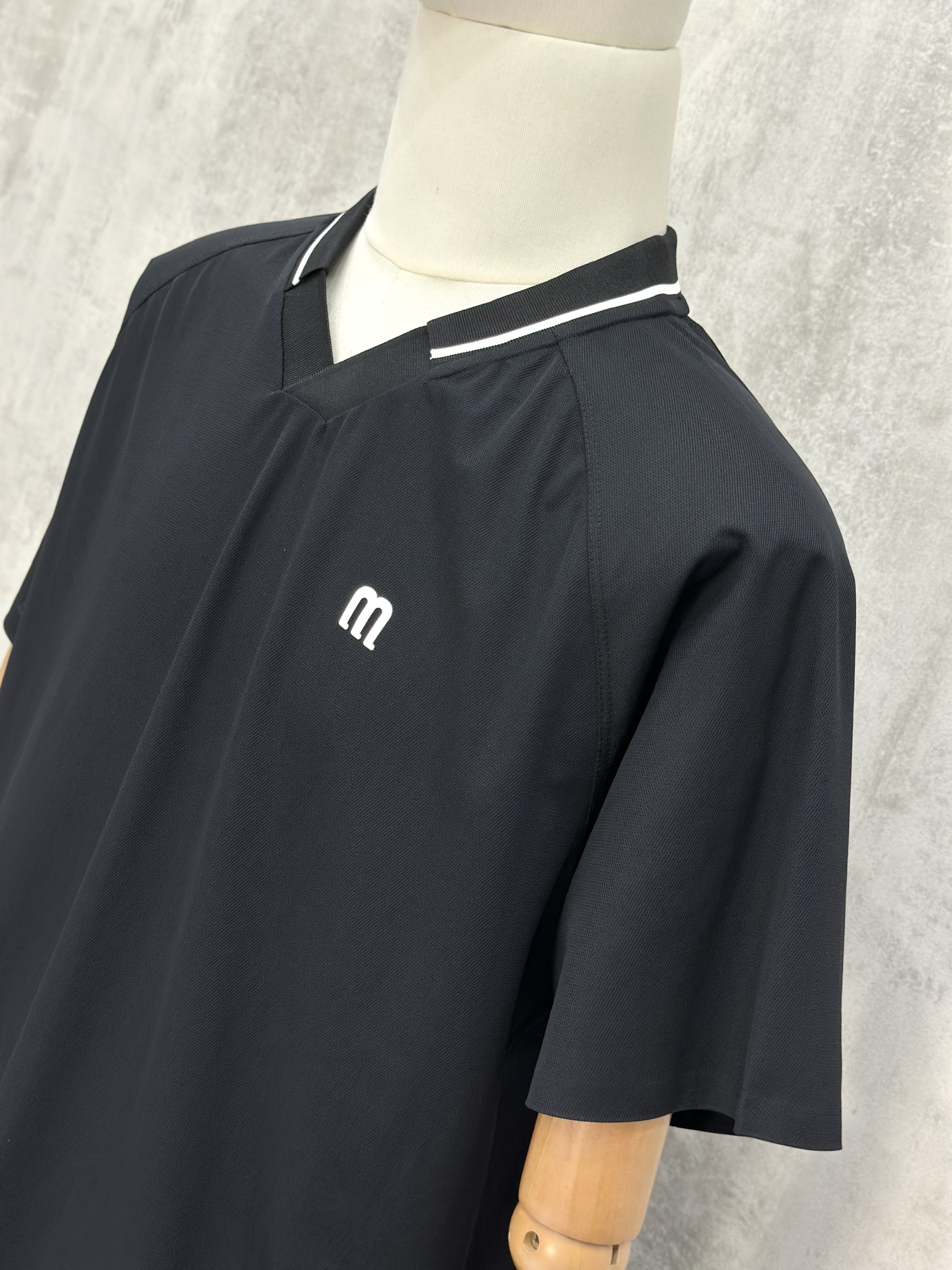 Set bộ thể thao hè Manseti Đen cổ tim Like Auth S-XL VTN