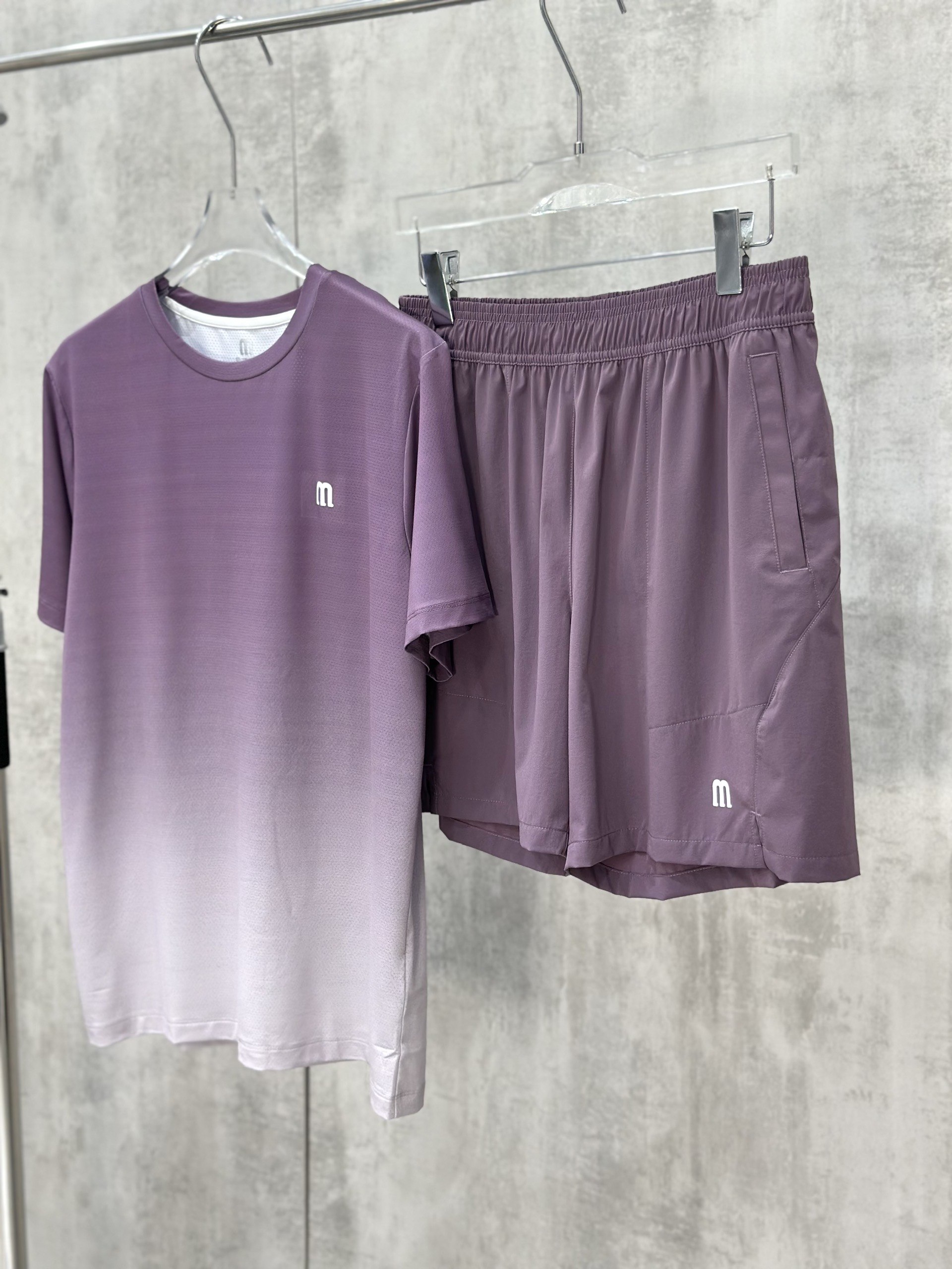 Set bộ thể thao hè Manseti Tím hiệu ứng Gradient cổ tròn Like Auth S-XL VTN