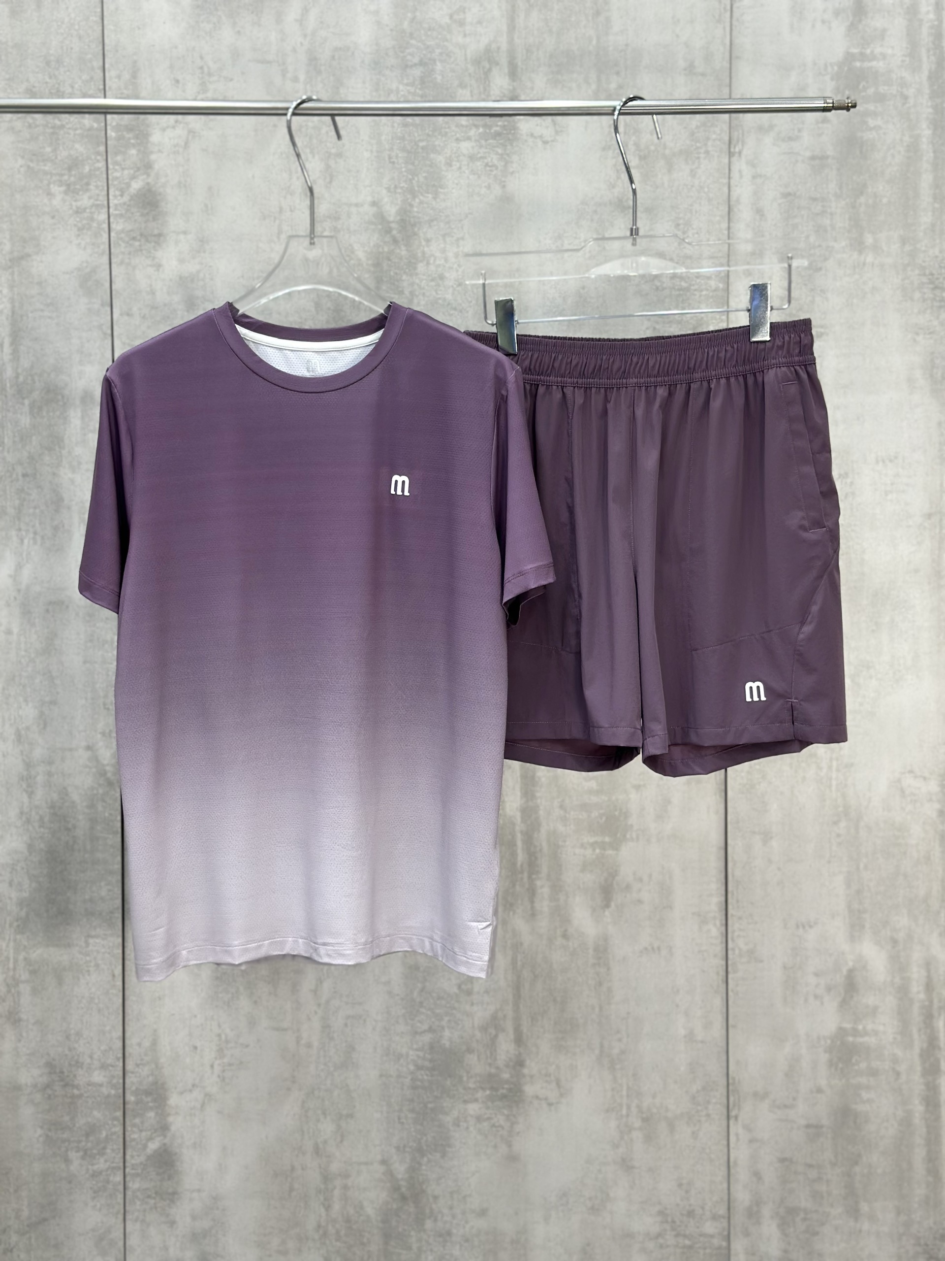 Set bộ thể thao hè Manseti Tím hiệu ứng Gradient cổ tròn Like Auth S-XL VTN