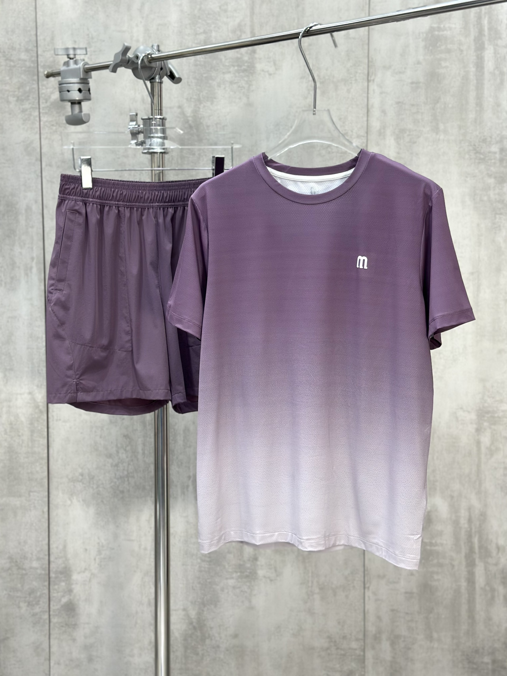 Set bộ thể thao hè Manseti Tím hiệu ứng Gradient cổ tròn Like Auth S-XL VTN