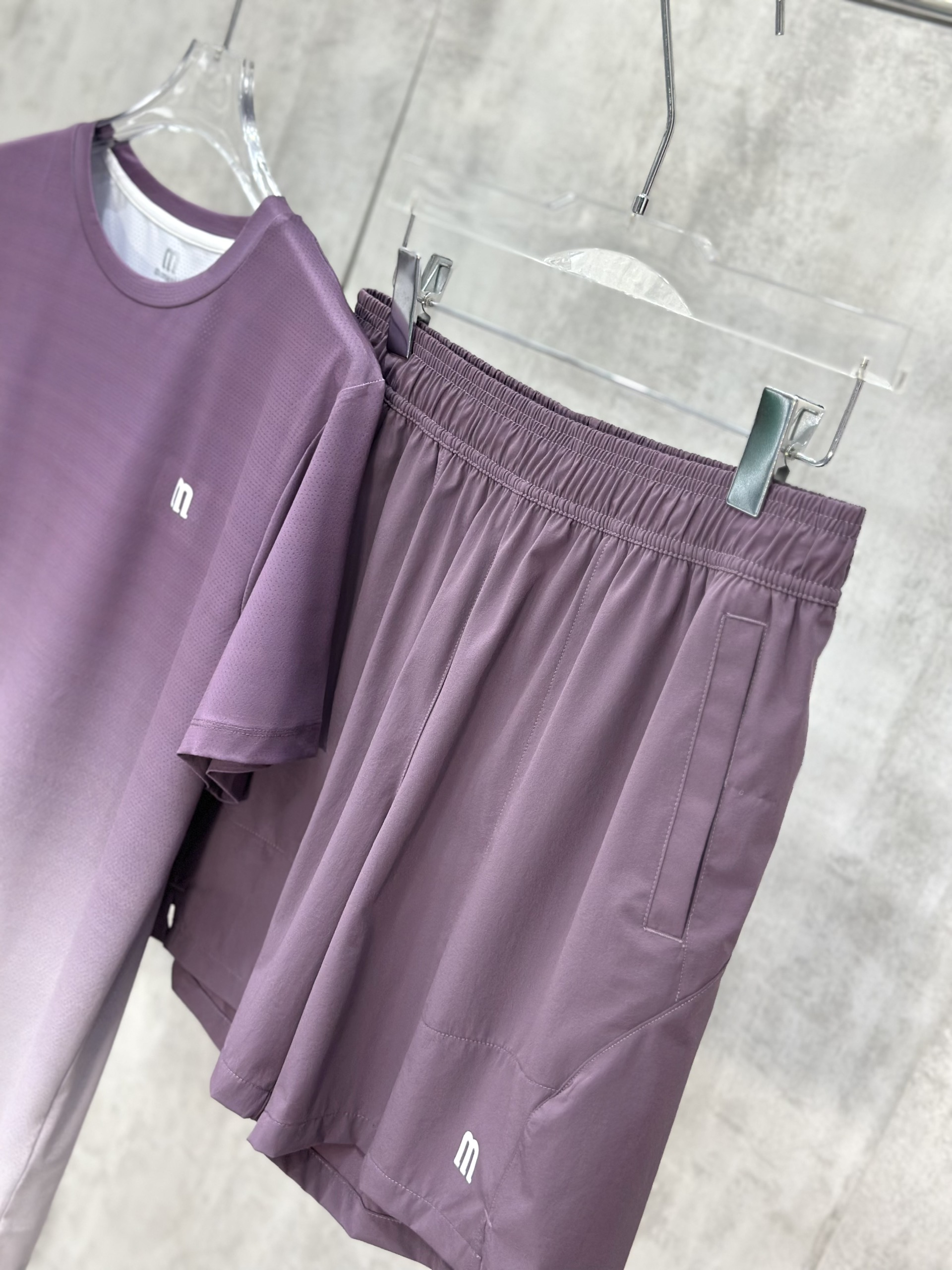 Set bộ thể thao hè Manseti Tím hiệu ứng Gradient cổ tròn Like Auth S-XL VTN