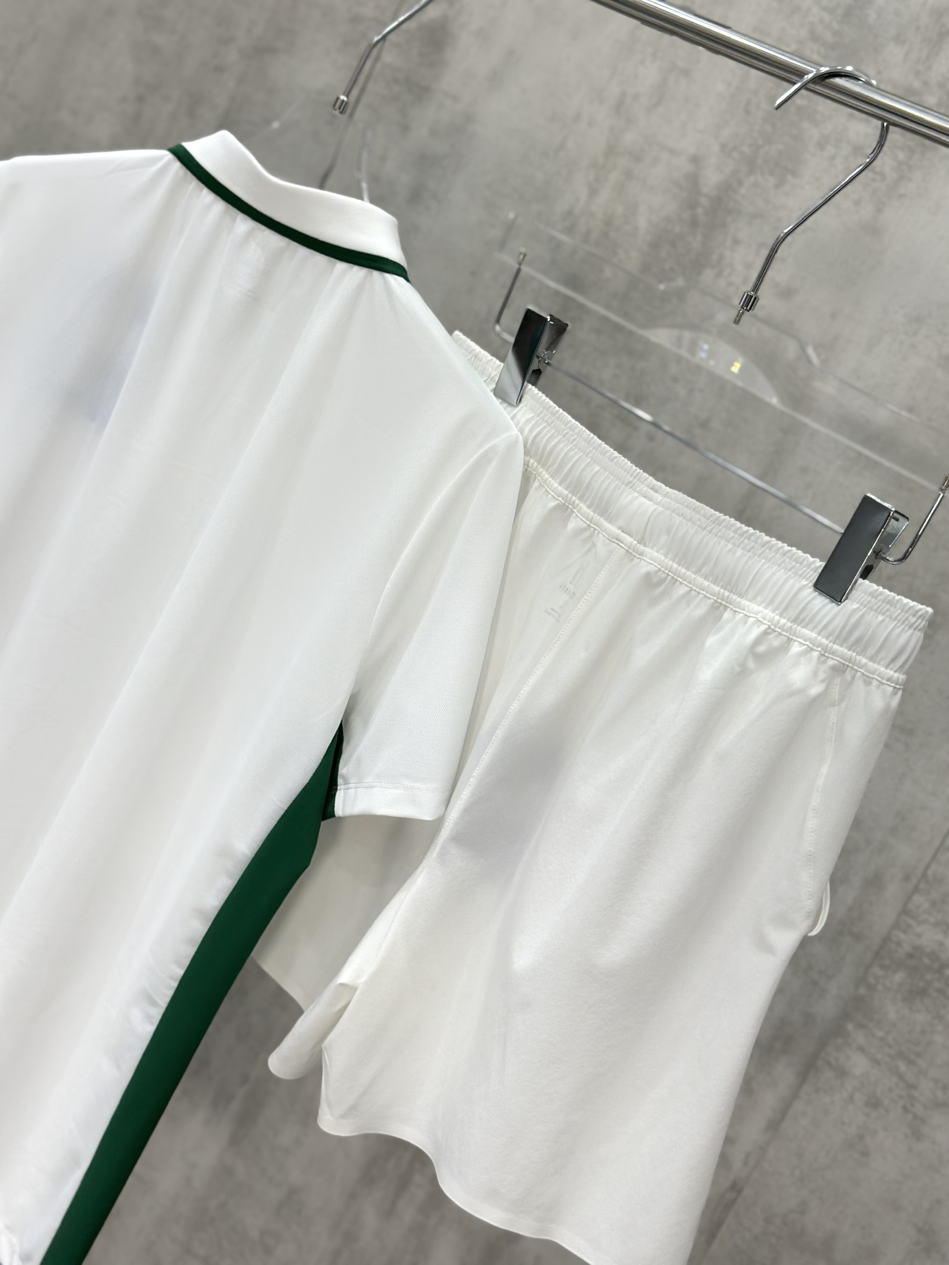 Set bộ thể thao hè Manseti Trắng cổ bẻ Like Auth S-XL VTN