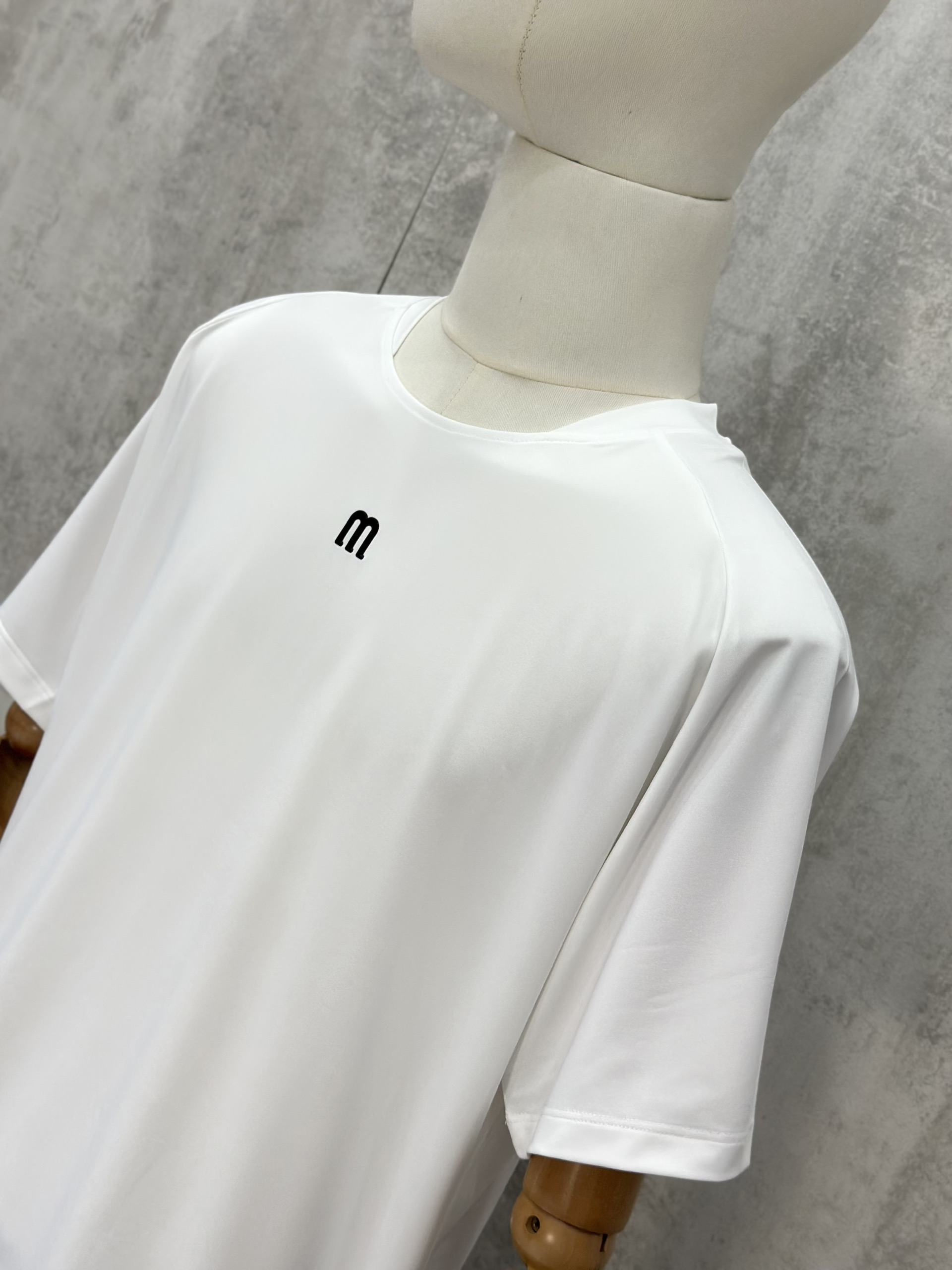 Set bộ thể thao hè Manseti Trắng Đen cổ tròn Like Auth S-XL VTN