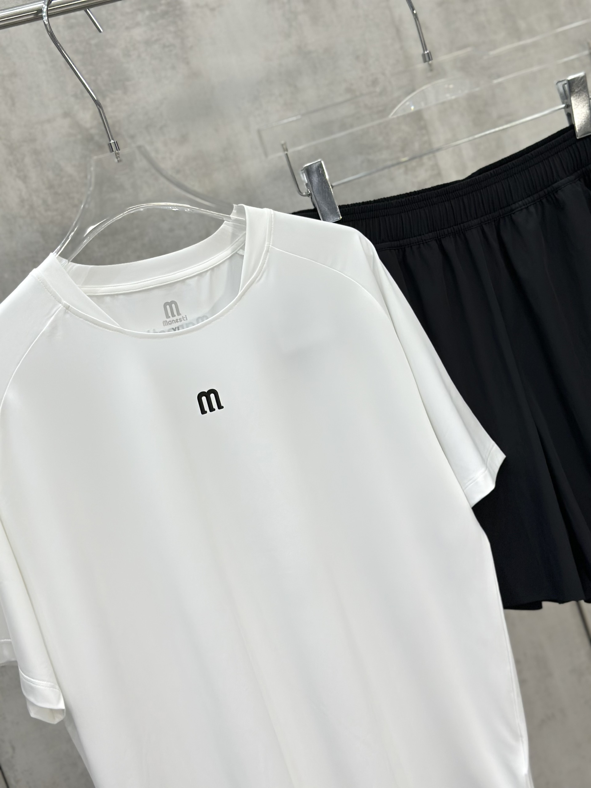 Set bộ thể thao hè Manseti Trắng Đen cổ tròn Like Auth S-XL VTN