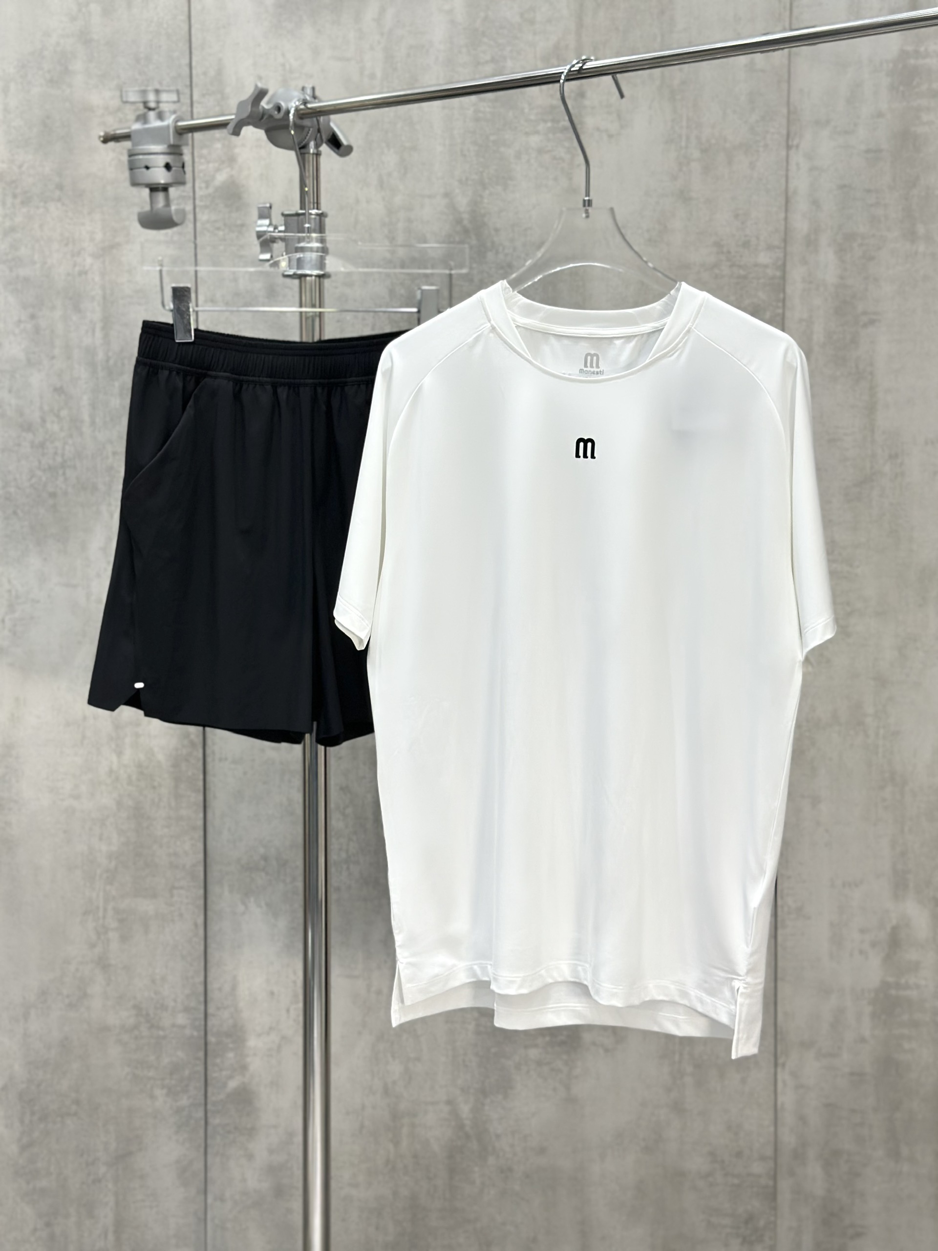 Set bộ thể thao hè Manseti Trắng Đen cổ tròn Like Auth S-XL VTN