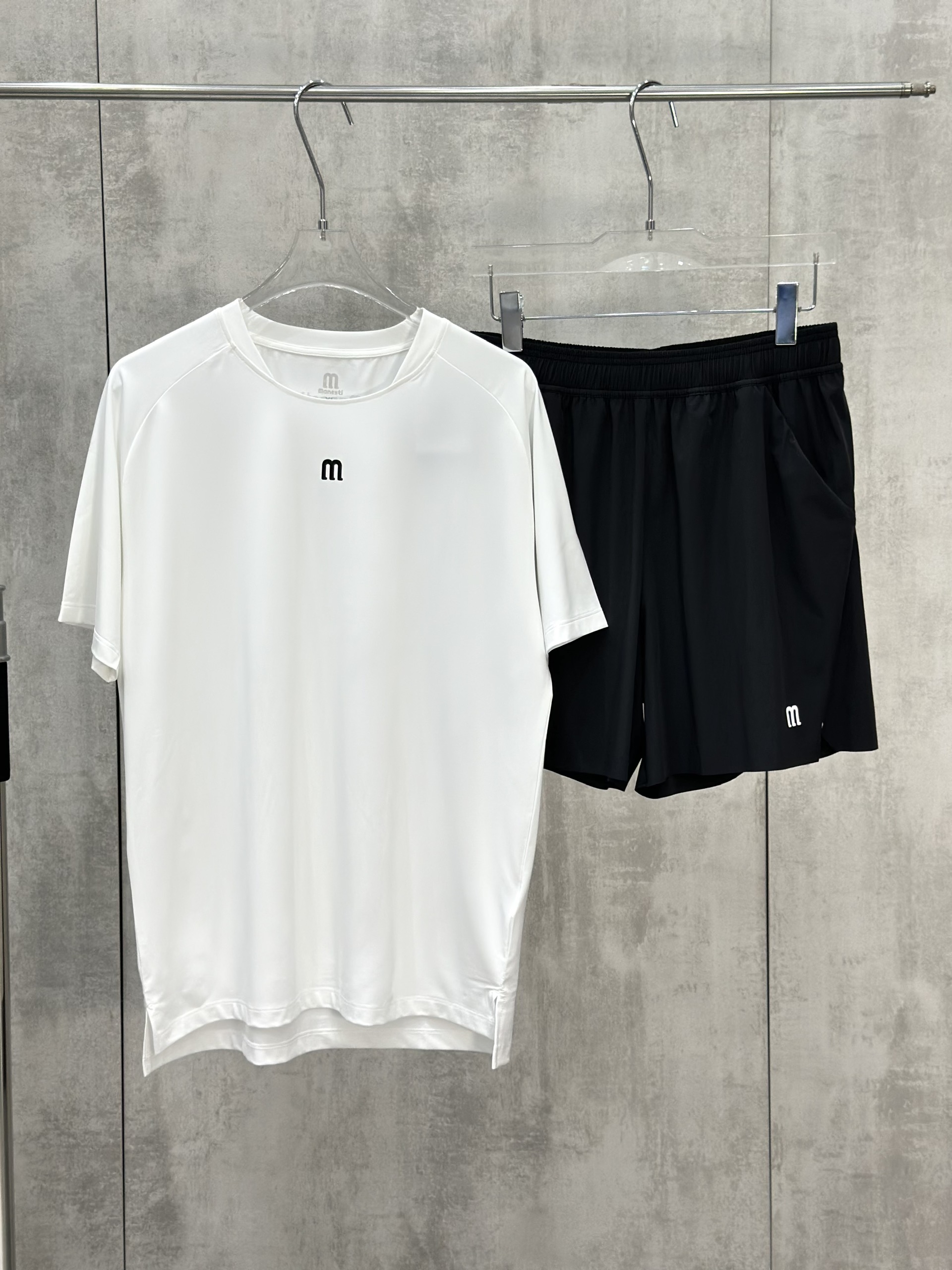 Set bộ thể thao hè Manseti Trắng Đen cổ tròn Like Auth S-XL VTN