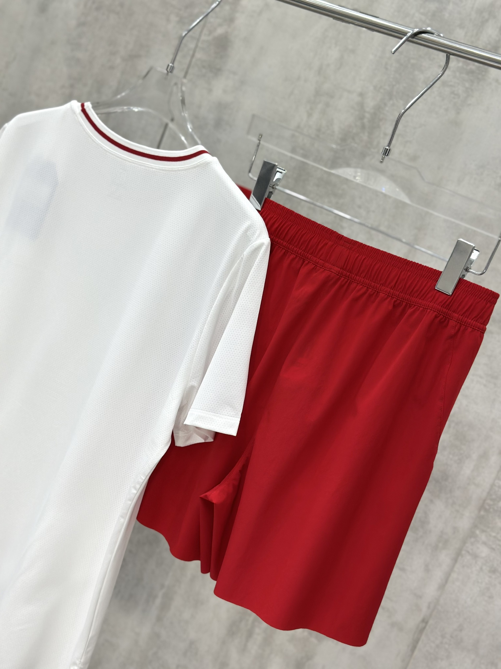 Set bộ thể thao hè Manseti Trắng Đỏ cổ tròn Like Auth S-XL VTN