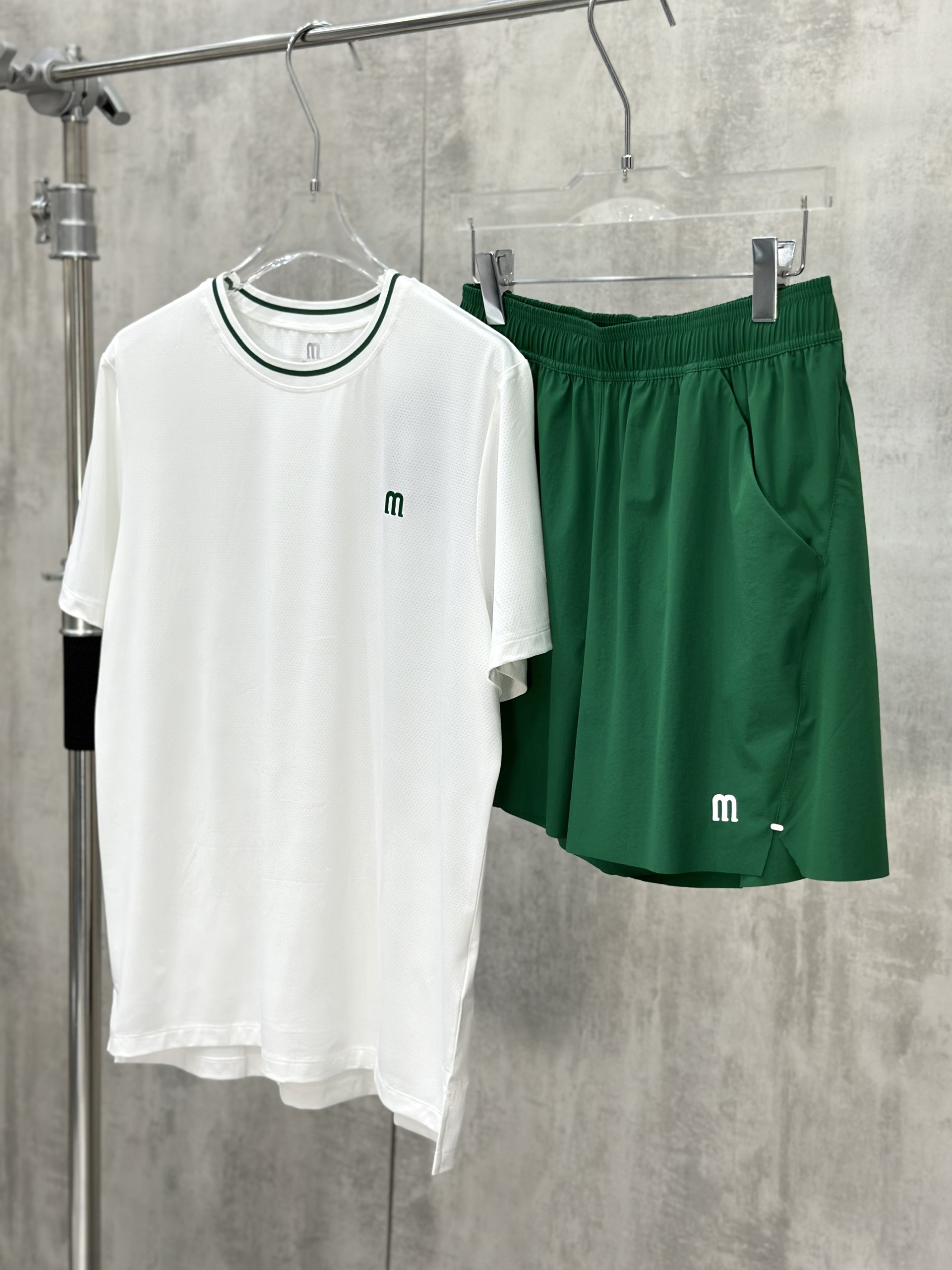 Set bộ thể thao hè Manseti Trắng Xanh cổ tròn Like Auth S-XL VTN