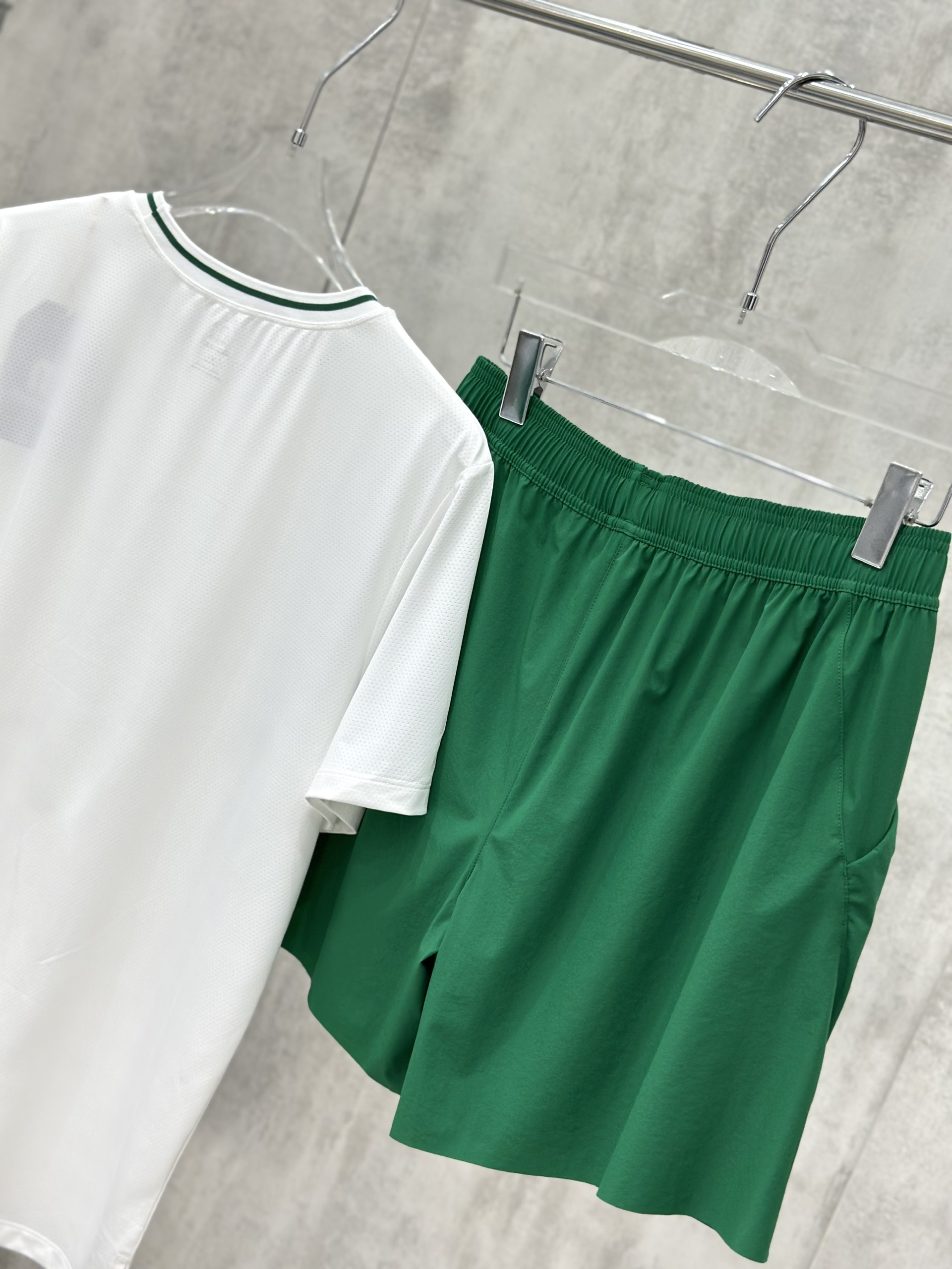 Set bộ thể thao hè Manseti Trắng Xanh cổ tròn Like Auth S-XL VTN