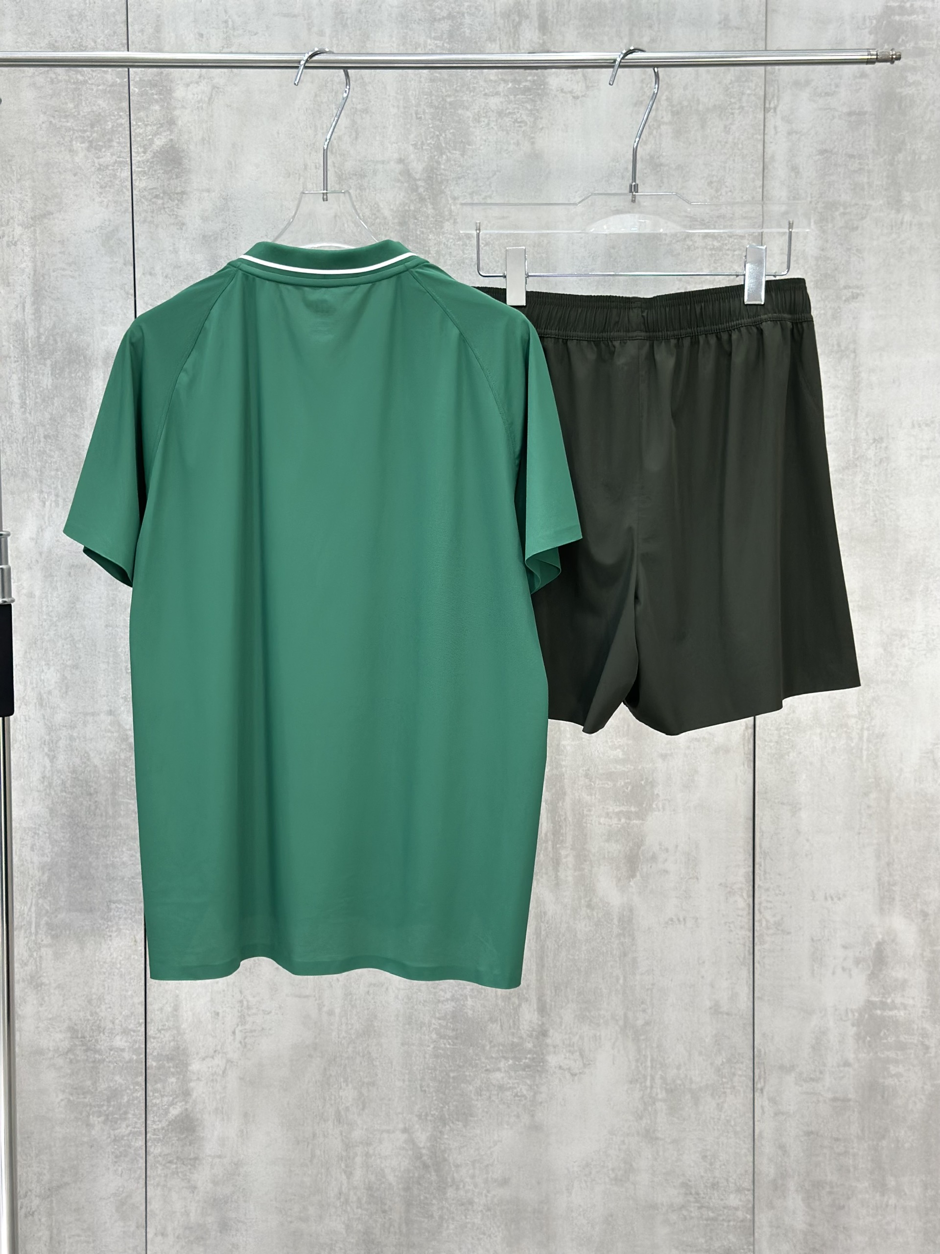 Set bộ thể thao hè Manseti Xanh Lá cổ tim Like Auth S-XL VTN