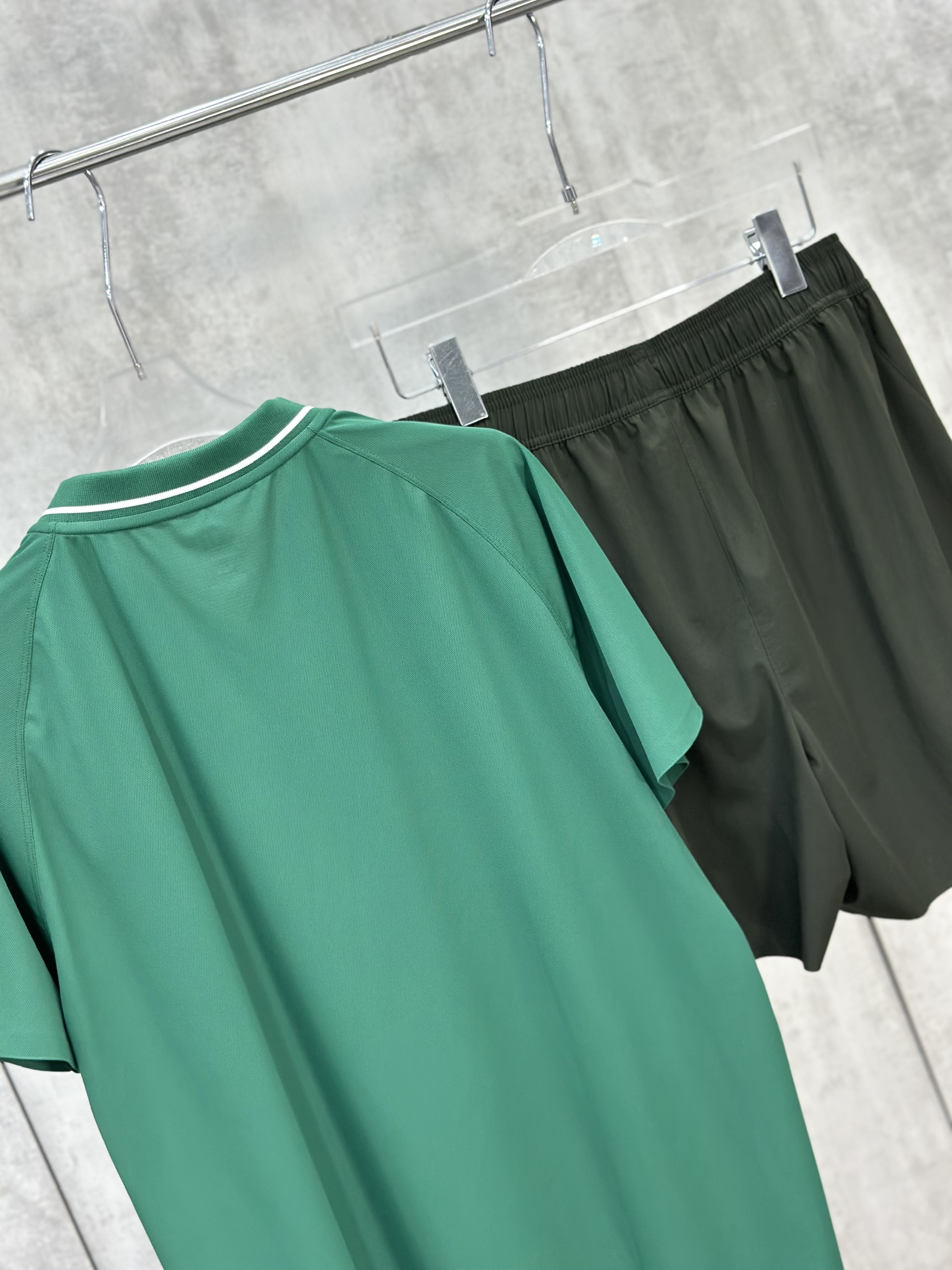 Set bộ thể thao hè Manseti Xanh Lá cổ tim Like Auth S-XL VTN