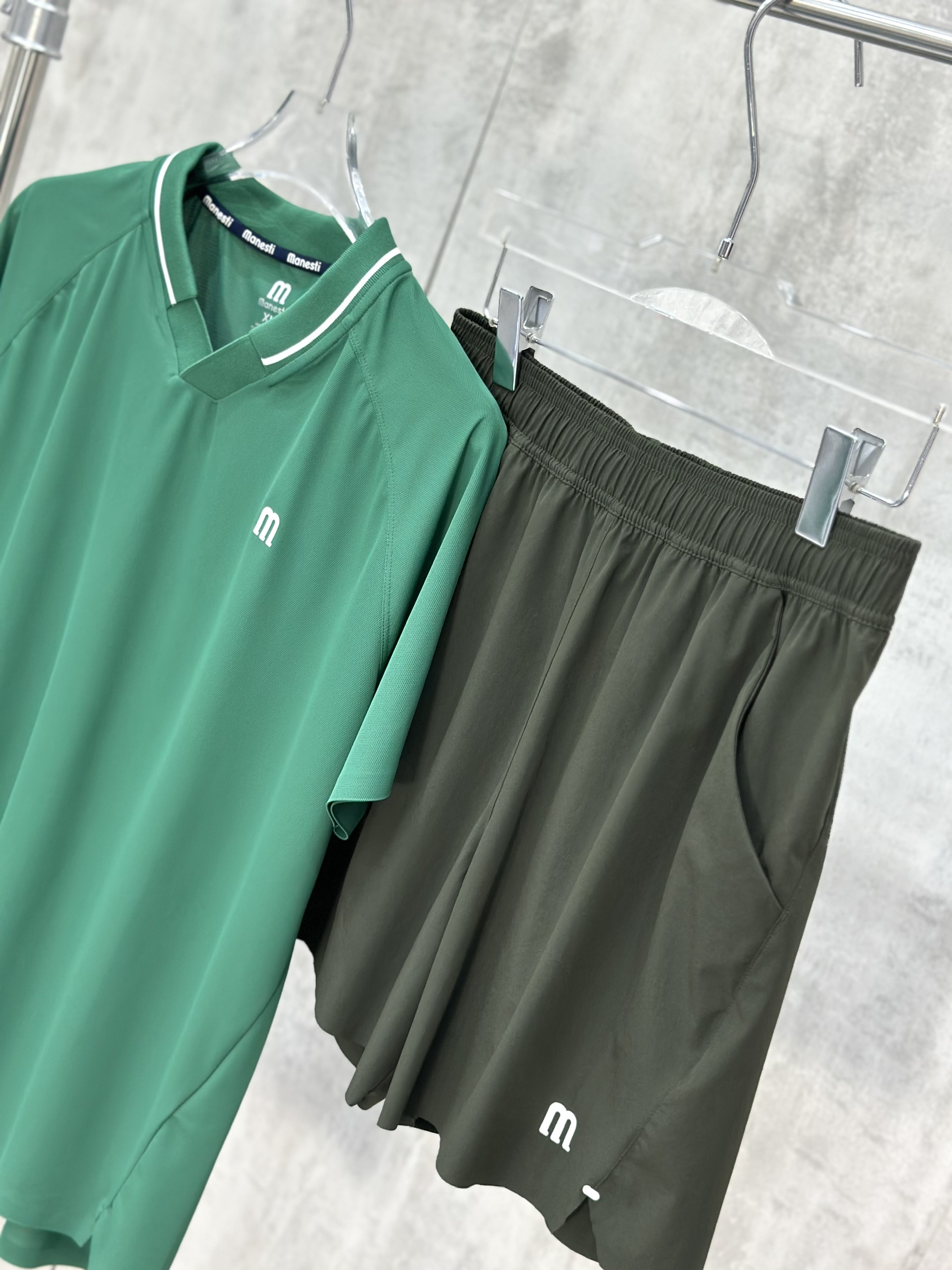 Set bộ thể thao hè Manseti Xanh Lá cổ tim Like Auth S-XL VTN