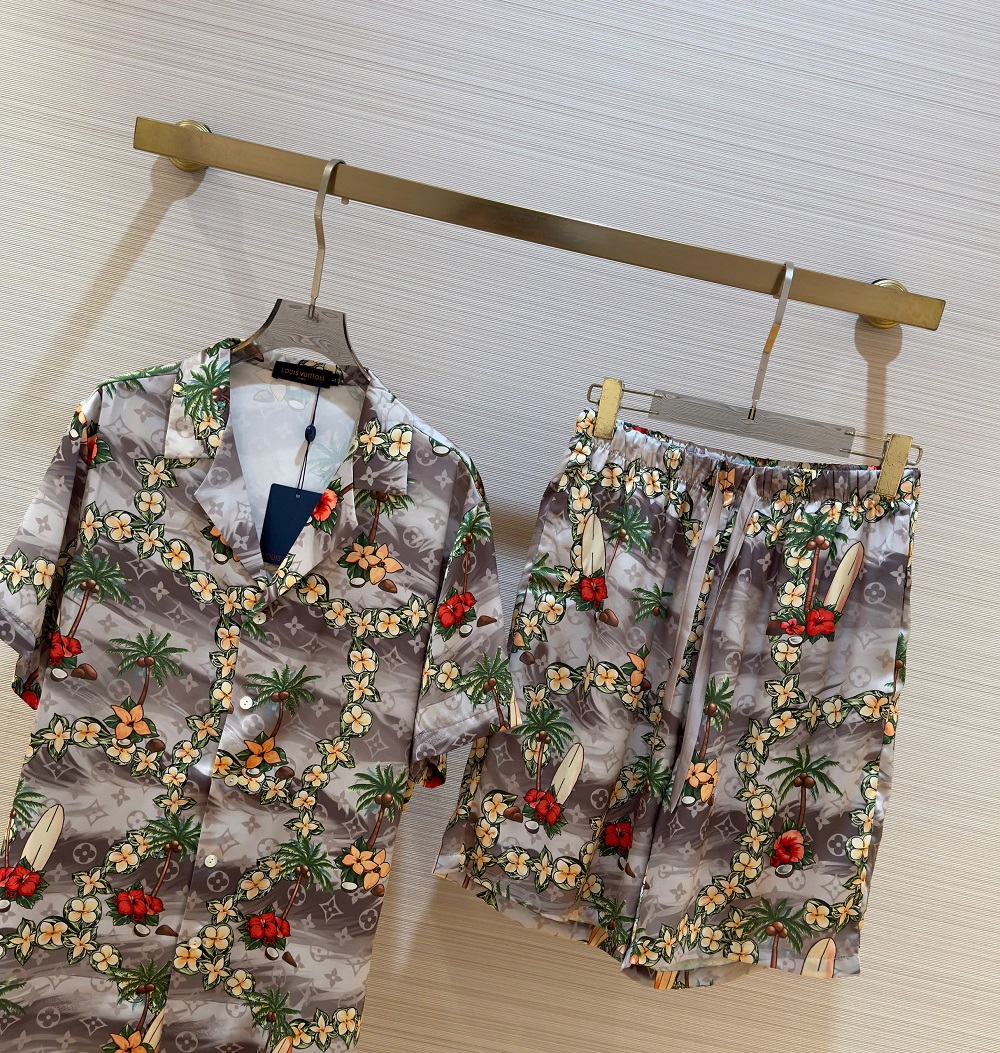 Bộ, Set lụa Louis Vuitton LV họa tiết cây dừa Like Auth on web DDT