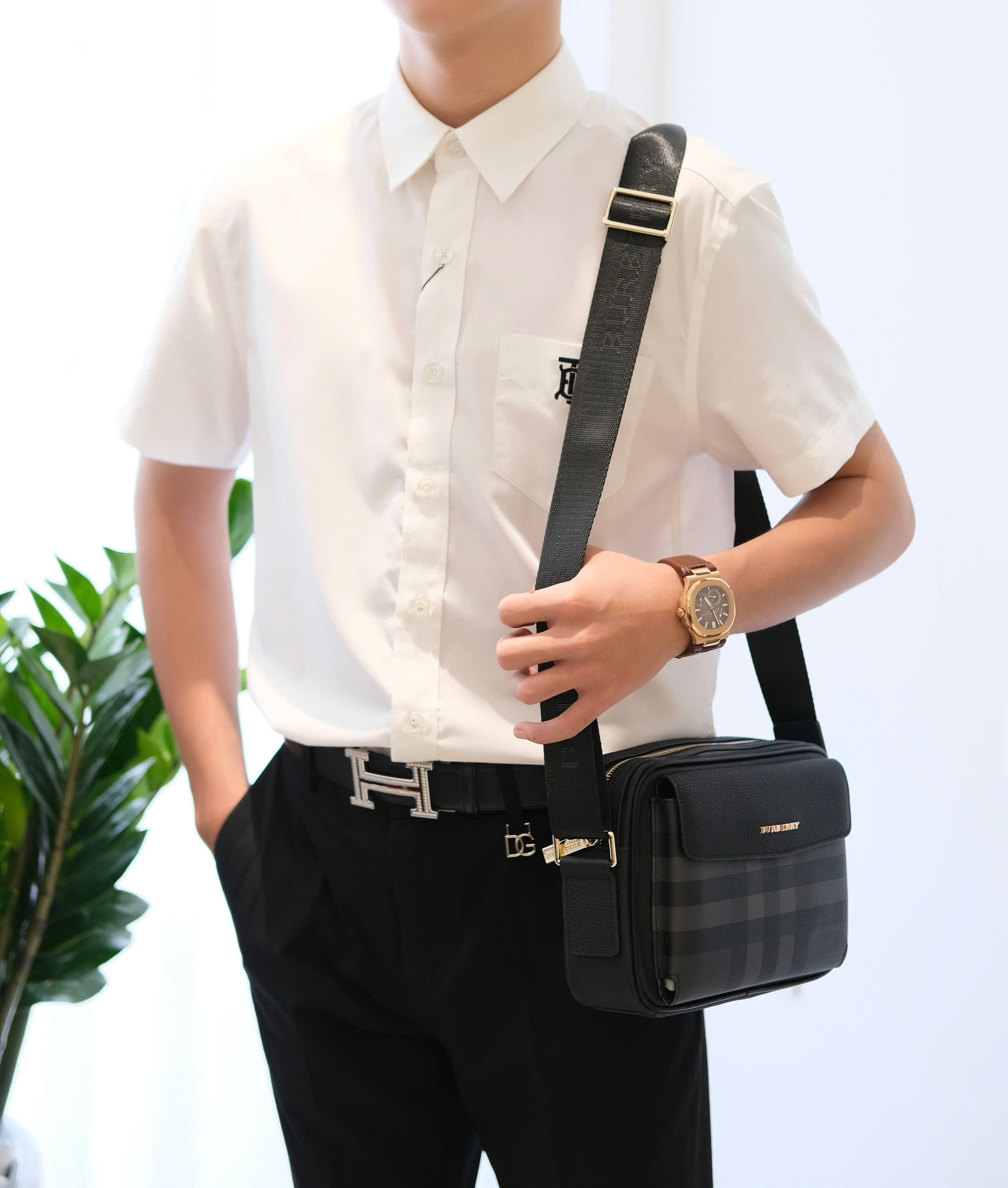 Túi đeo chéo Burberry BBR nắp gập kẻ sọc Xám Like Auth 25x16x7 DDT