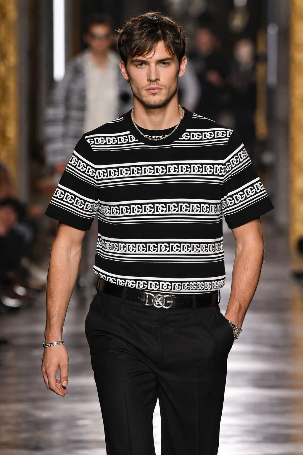 Áo phông T shirt Dolce Gabbana DG logo kẻ ngang Like Auth 48-52 MK/đen