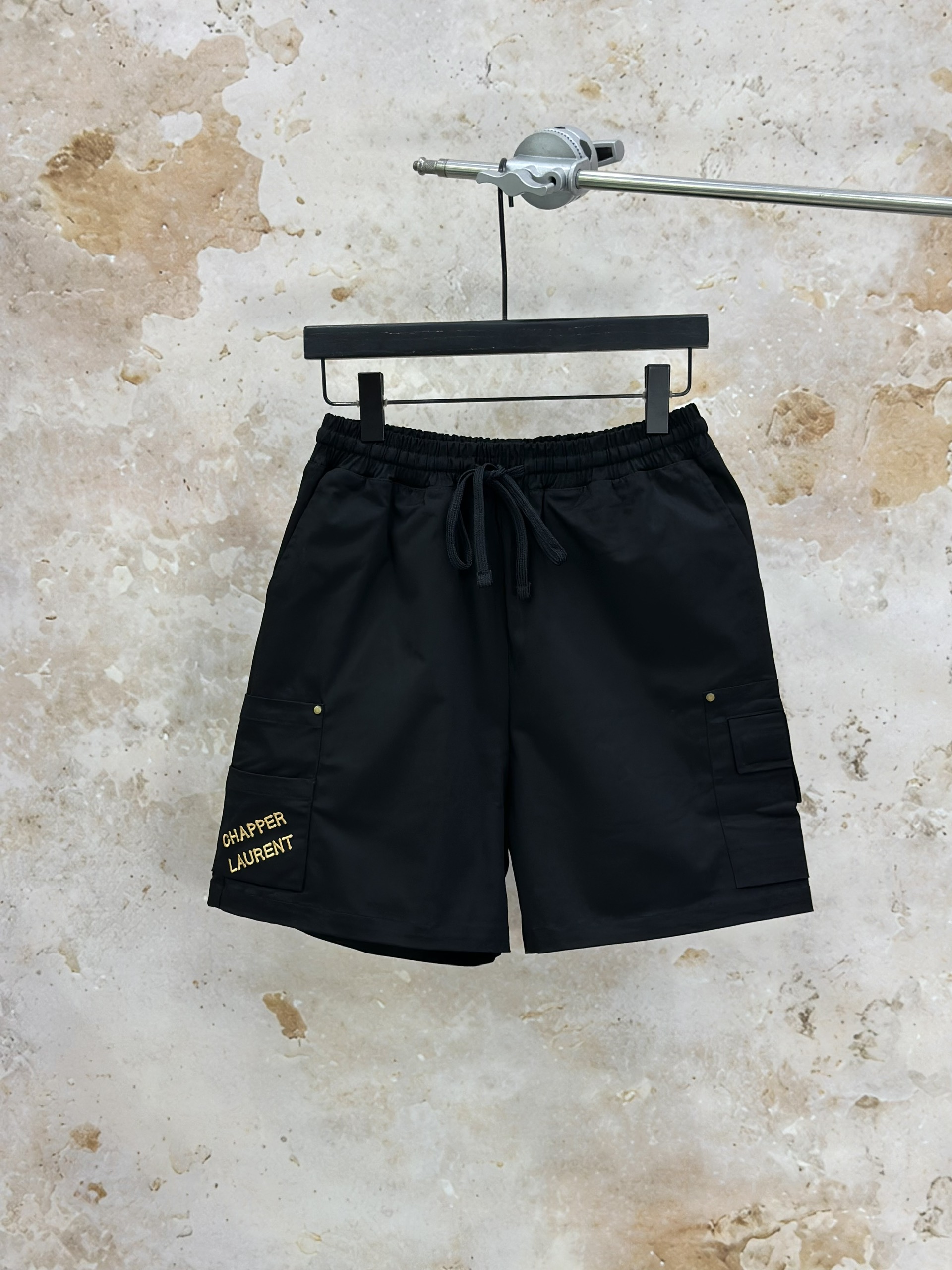 Quần short ngố vải Chapper Laurent logo thêu túi đùi Like Auth S-L VTN