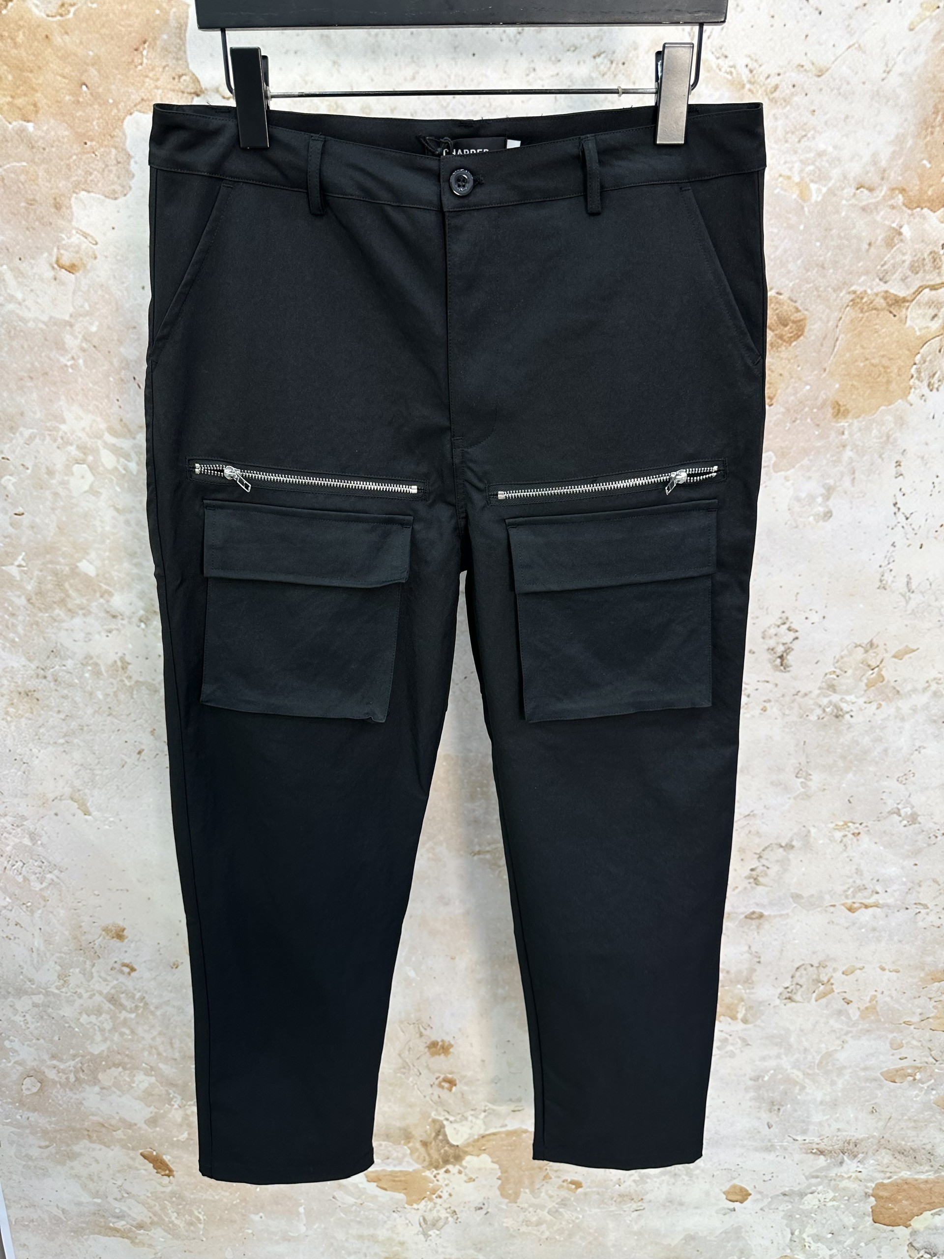 Quần jogger vải Chapper Laurent túi đùi phối khóa ZIP Like Auth S-L VTN