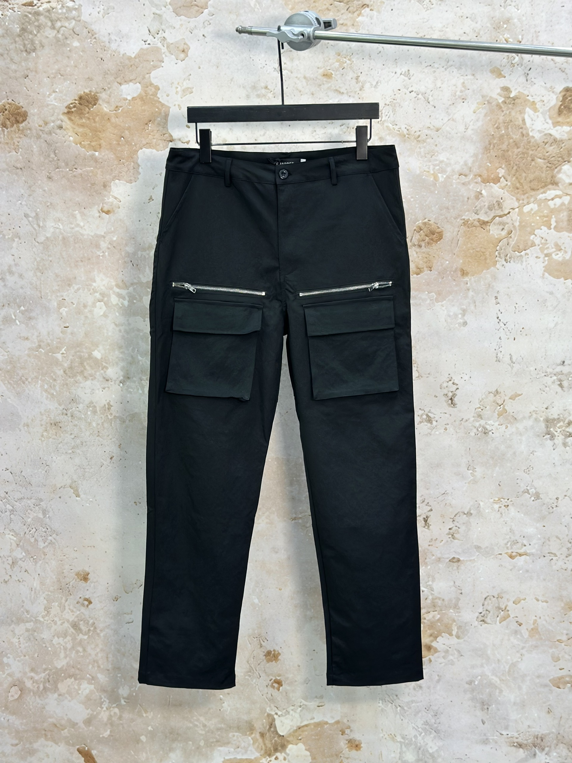 Quần jogger vải Chapper Laurent túi đùi phối khóa ZIP Like Auth S-L VTN