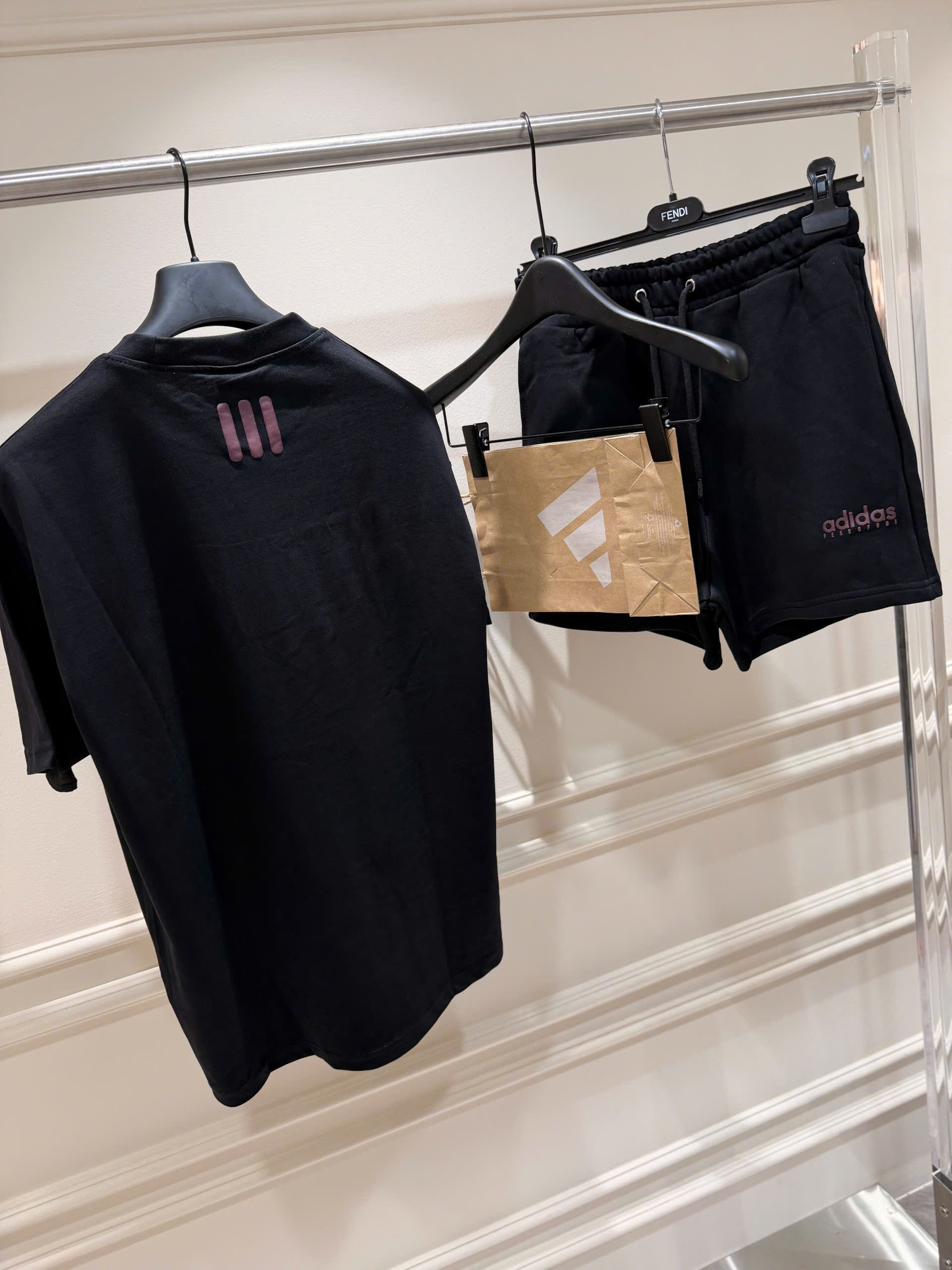 Set bộ hè Adidas Fear Of God logo nổi Like Auth S-XL NV