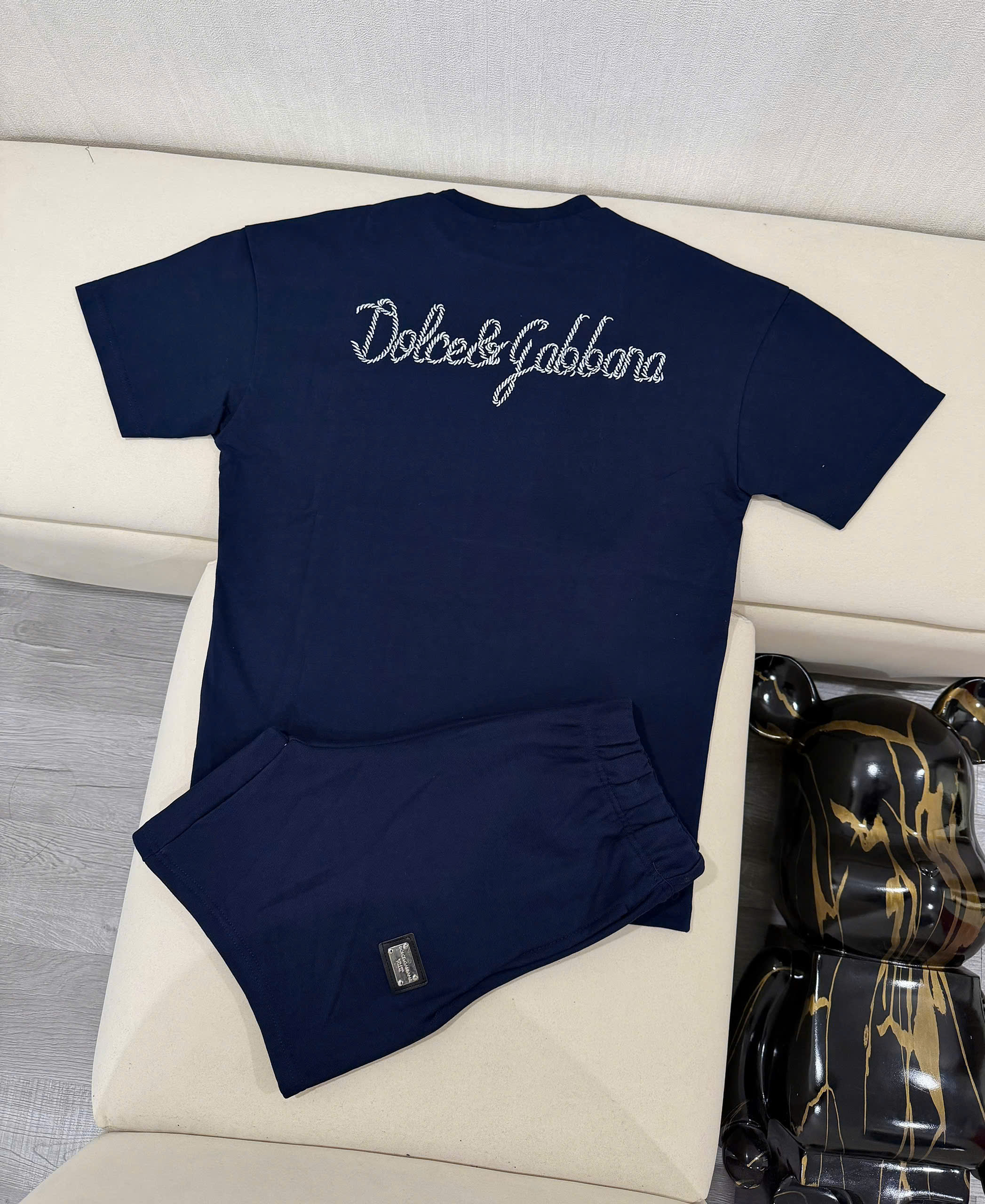 Set bộ hè Dolce Gabbana DG logo thêu lưng tag vuông ngực Like Auth S-XL NV