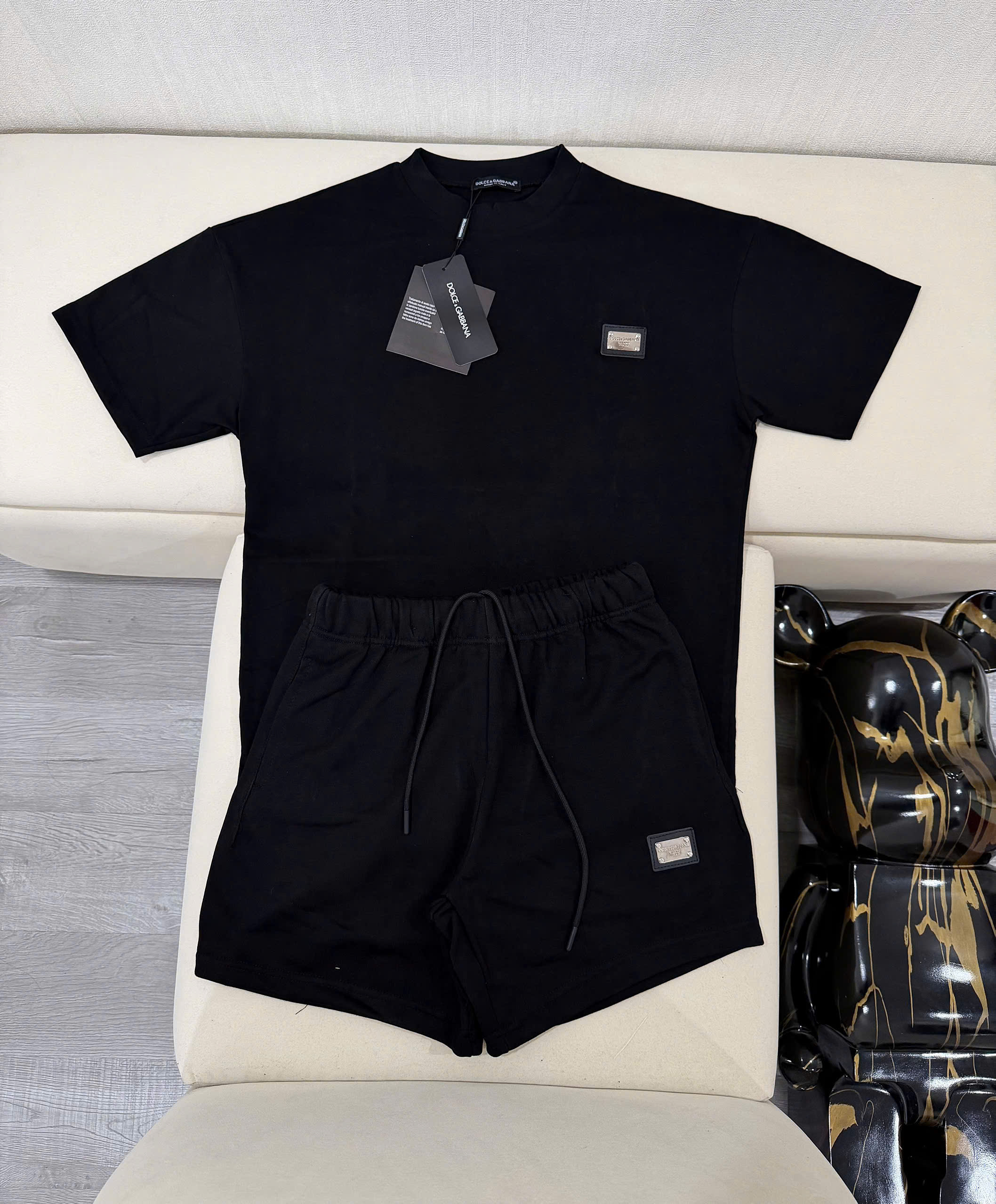 Set bộ hè Dolce Gabbana DG logo thêu lưng tag vuông ngực Like Auth S-XL NV