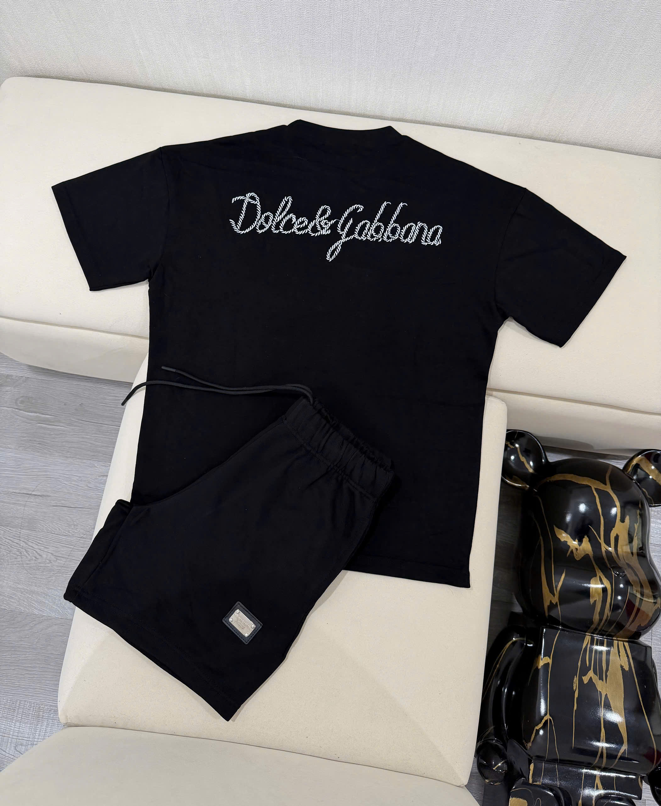 Set bộ hè Dolce Gabbana DG logo thêu lưng tag vuông ngực Like Auth S-XL NV